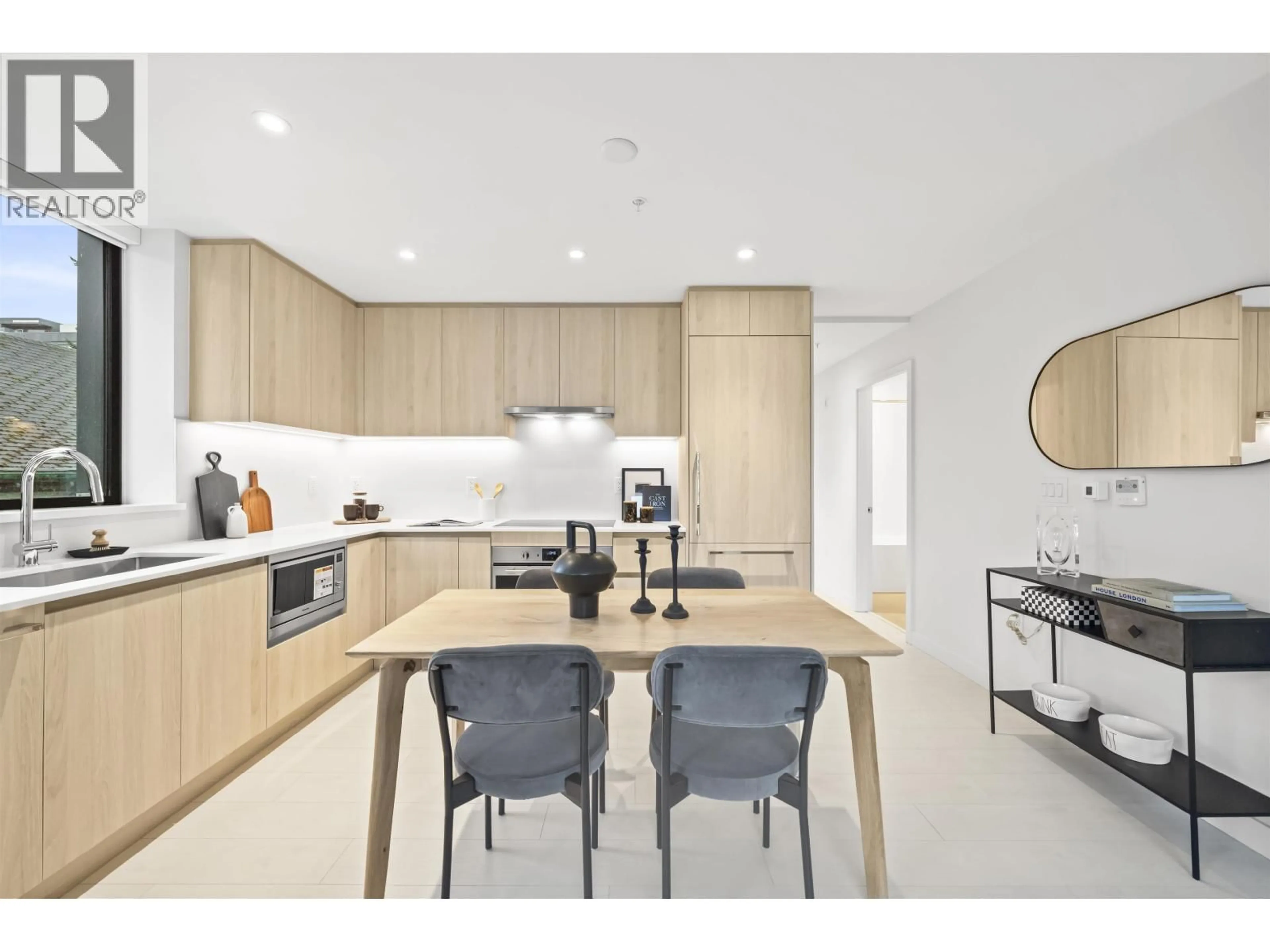 Unknown for 204 - 4928 QUEBEC STREET, Vancouver British Columbia V5W2N2