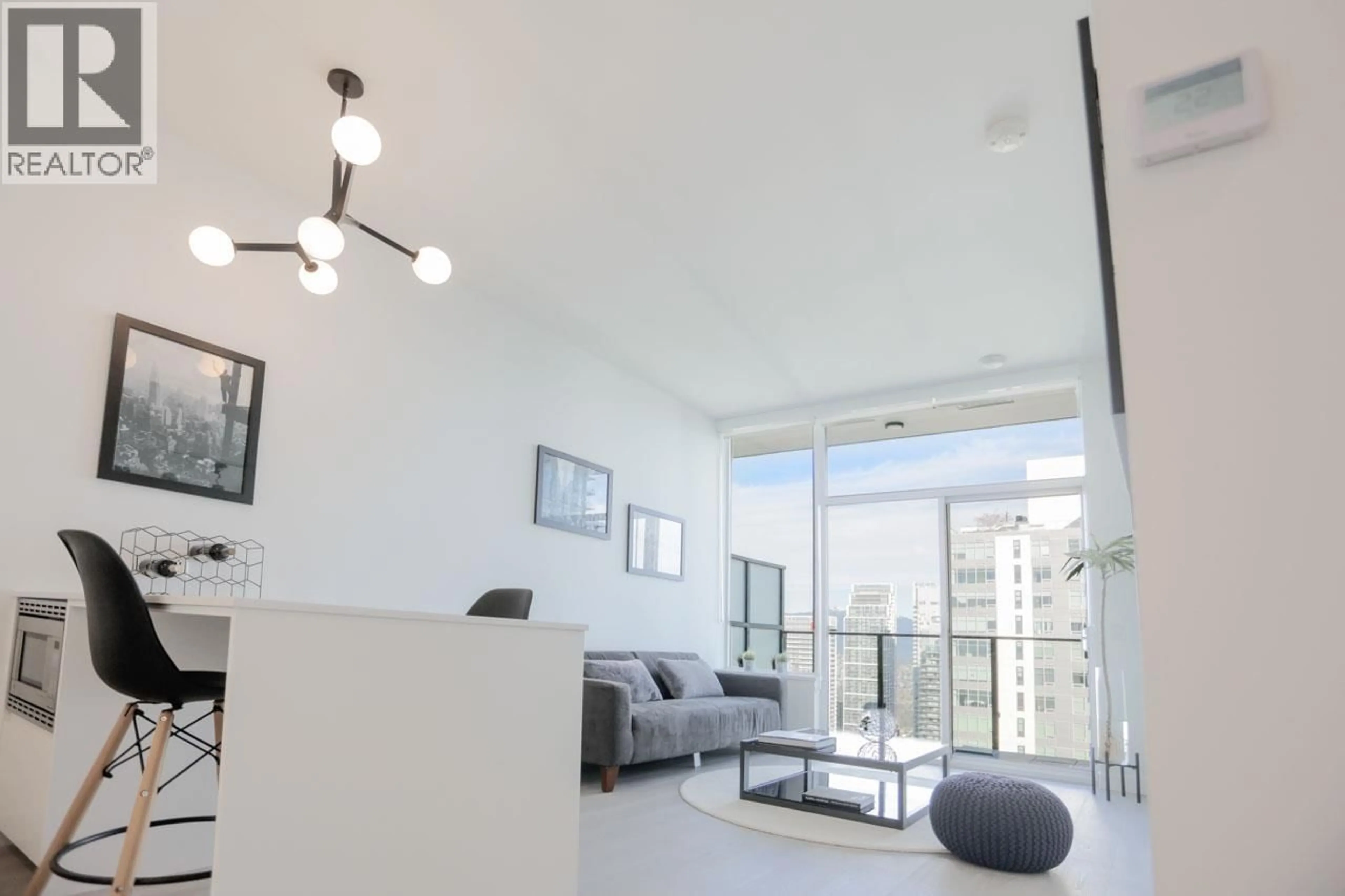 Living room with furniture, unknown for 4001 - 6537 TELFORD AVENUE, Burnaby British Columbia V5H0K9