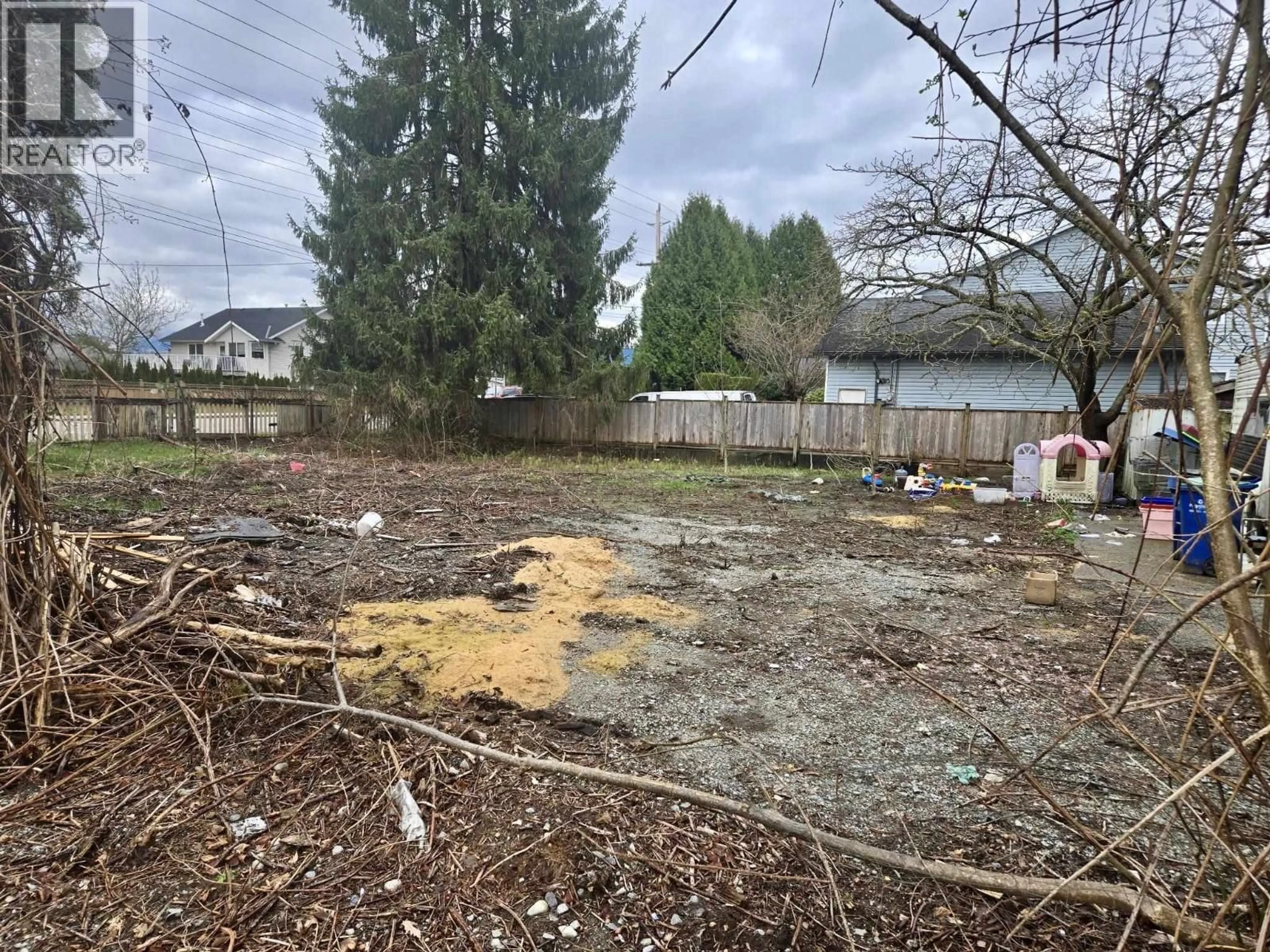 A pic from outside/outdoor area/front of a property/back of a property/a pic from drone, street for 11980 GLENHURST STREET, Maple Ridge British Columbia V2X6V6