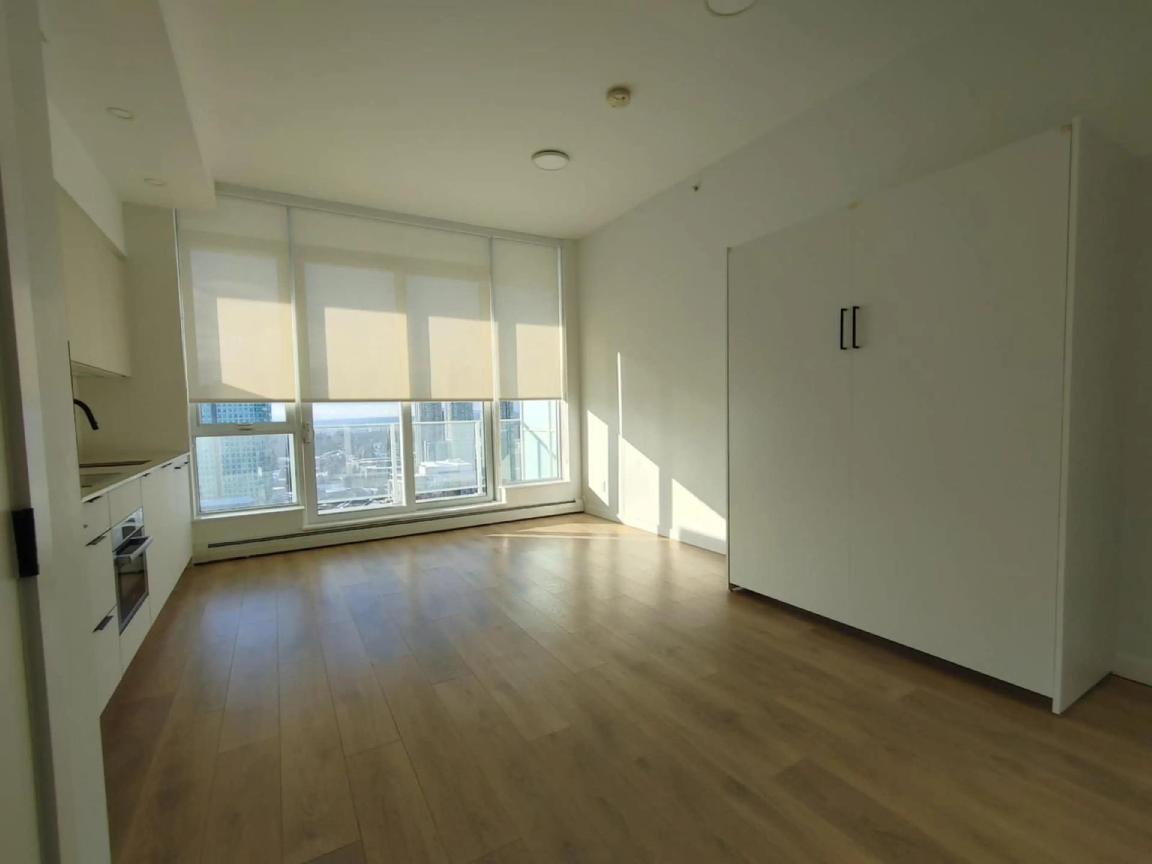 A pic of a room for 3009 - 13685 102 AVENUE, Surrey British Columbia V3T1N7