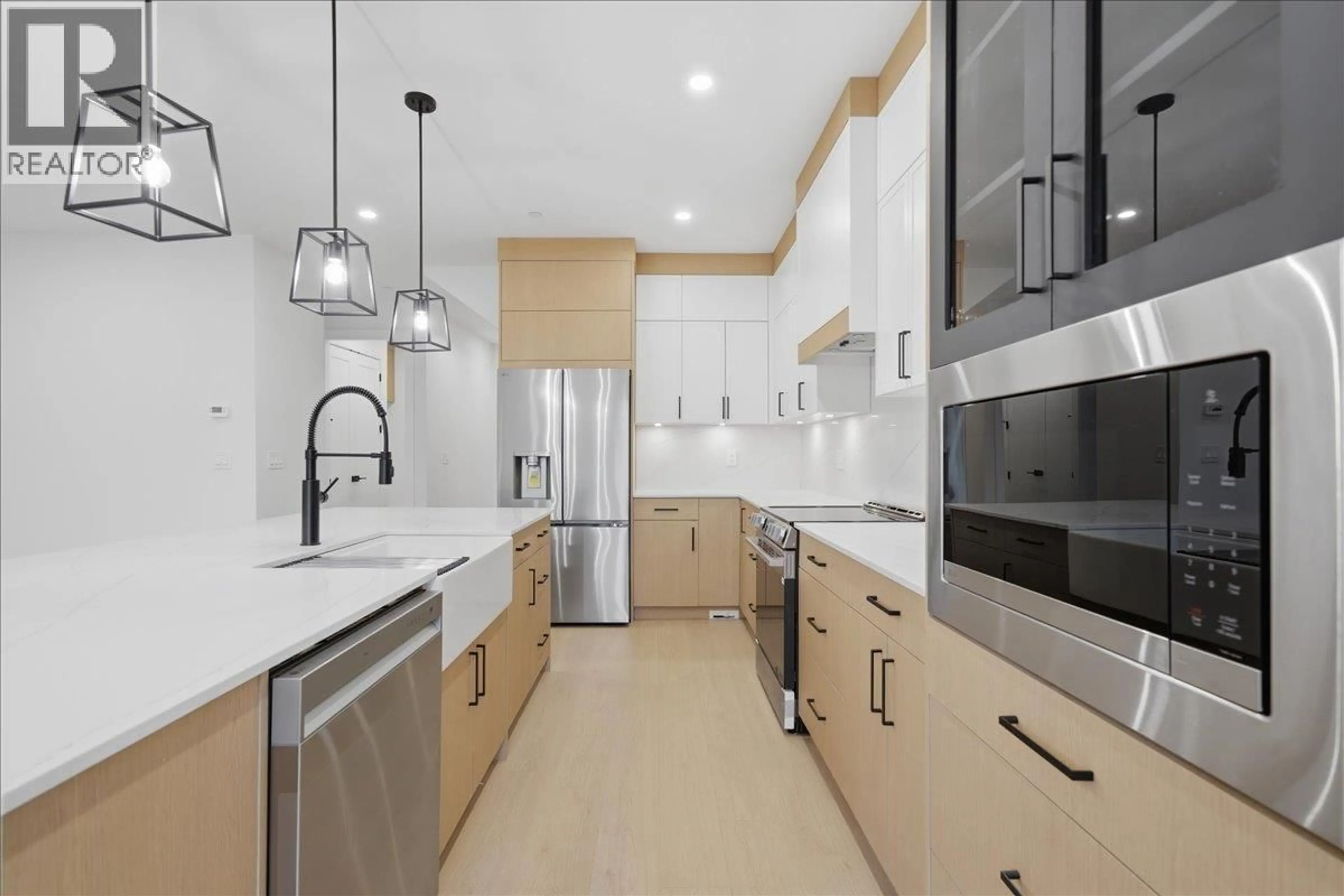 Contemporary kitchen, ceramic/tile floor for 2 - 10250 YORK STREET, Maple Ridge British Columbia V2X5R9