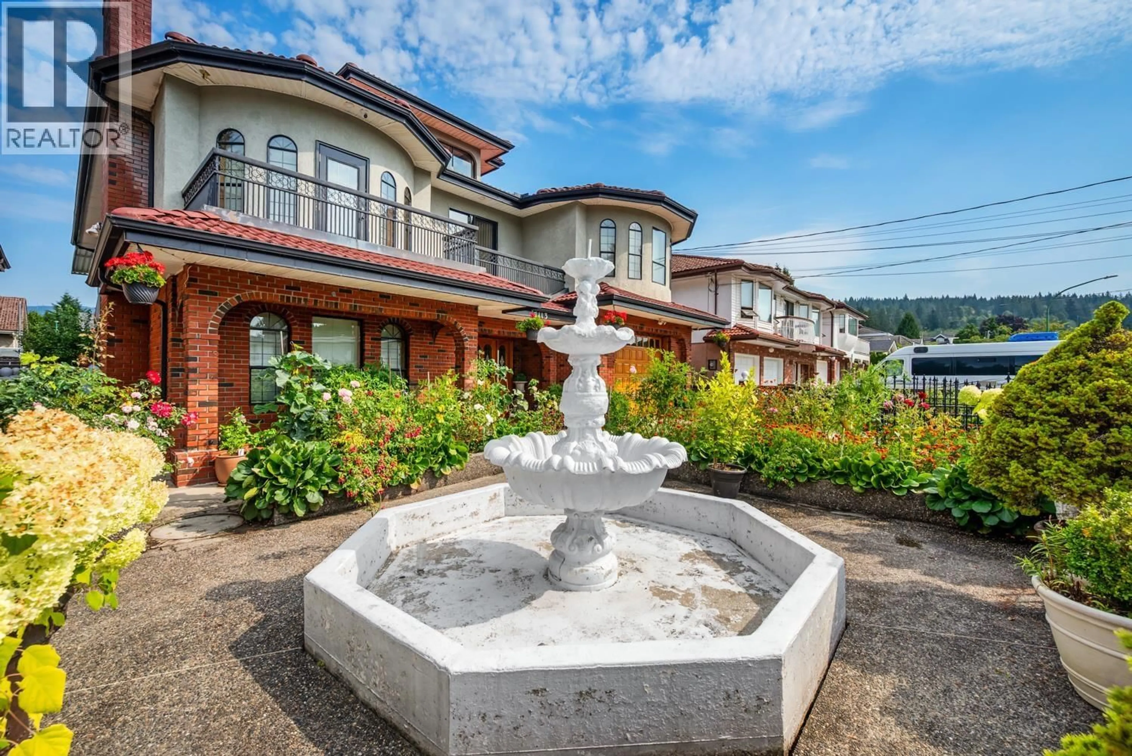 Patio, unknown for 7113 UNION STREET, Burnaby British Columbia V5A1H8