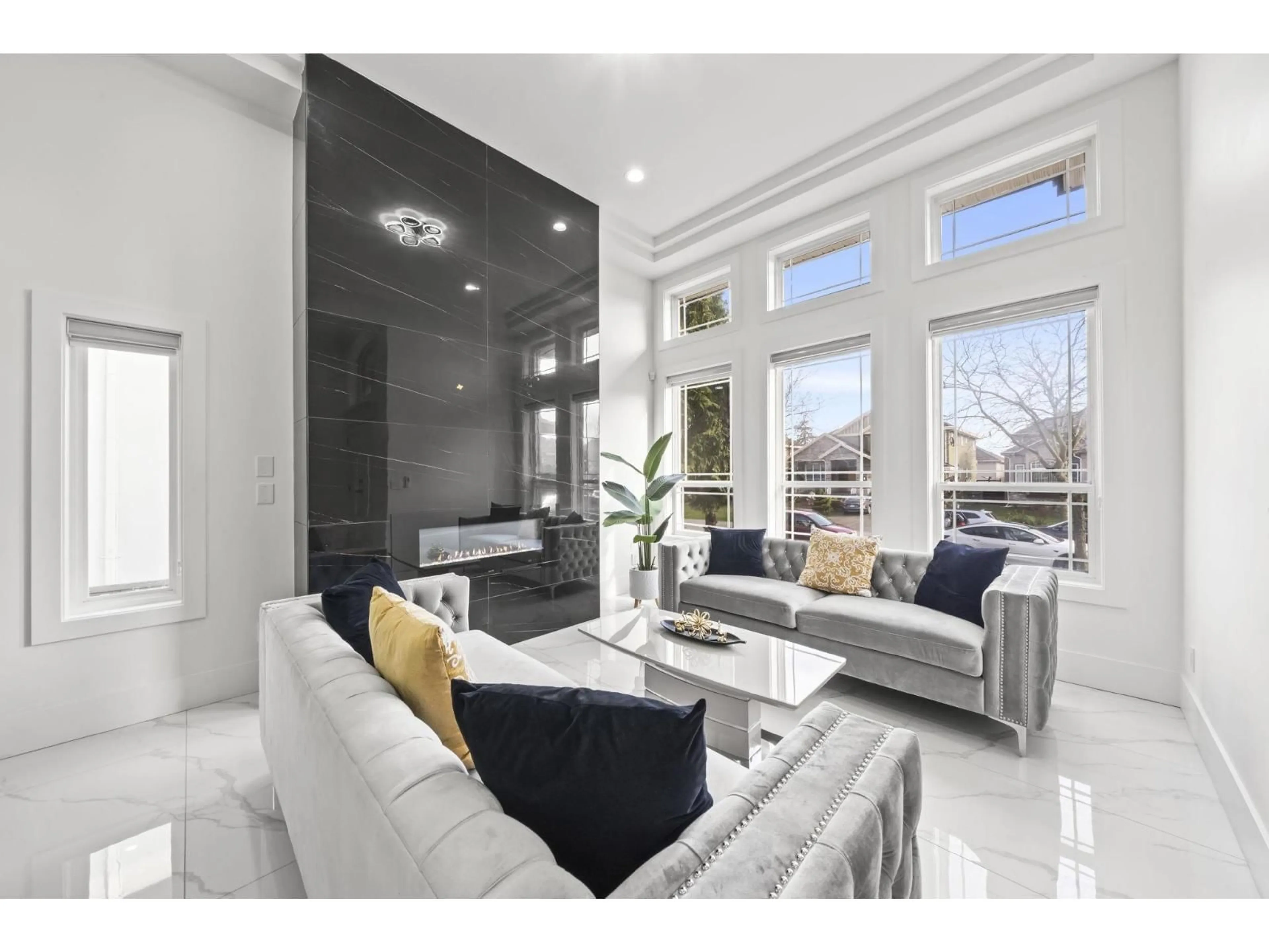 Living room with furniture, unknown for 15079 67 AVENUE, Surrey British Columbia V3S1B9