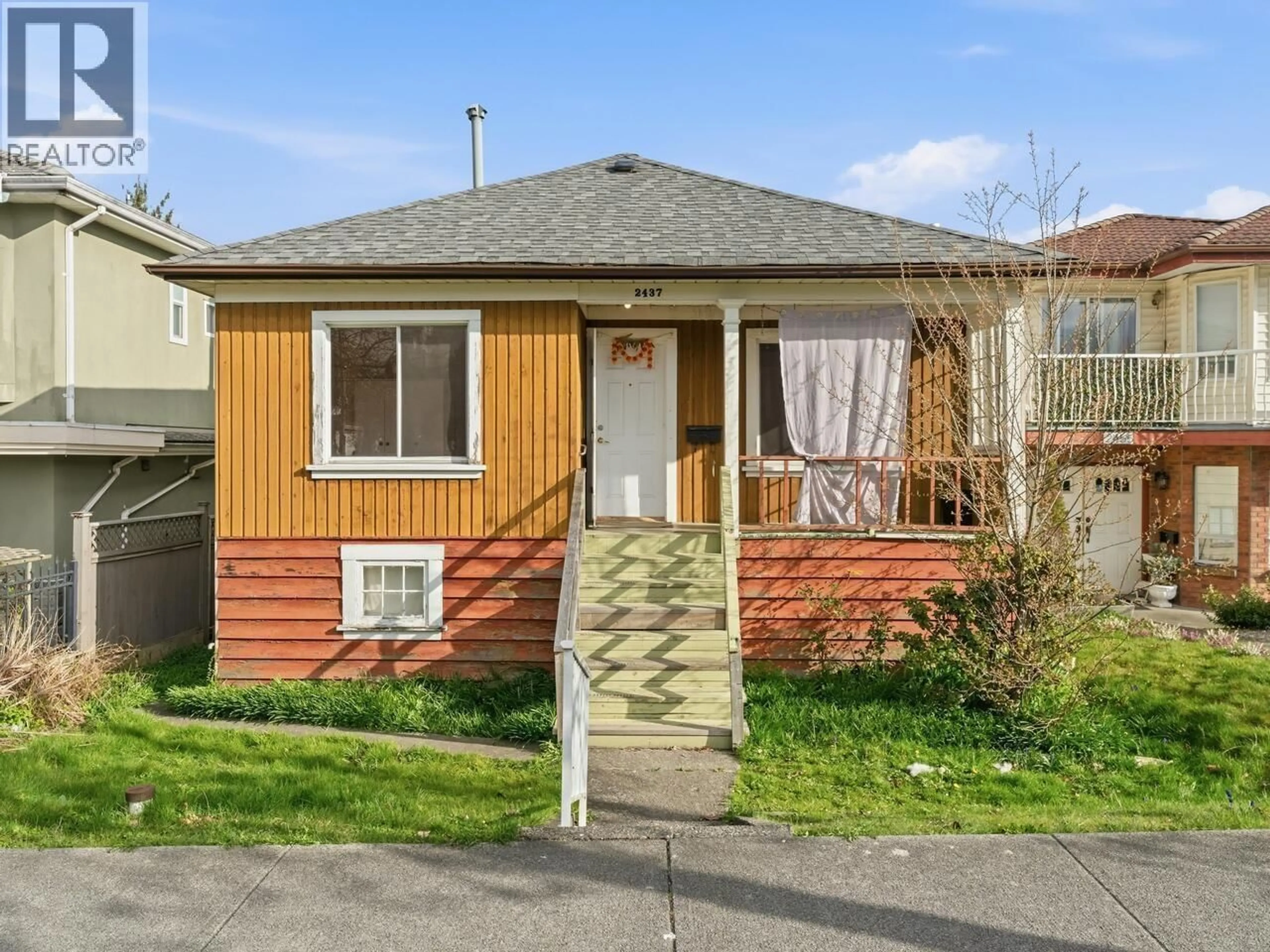 Unknown for 2437 E 22ND AVENUE, Vancouver British Columbia V5M2X4