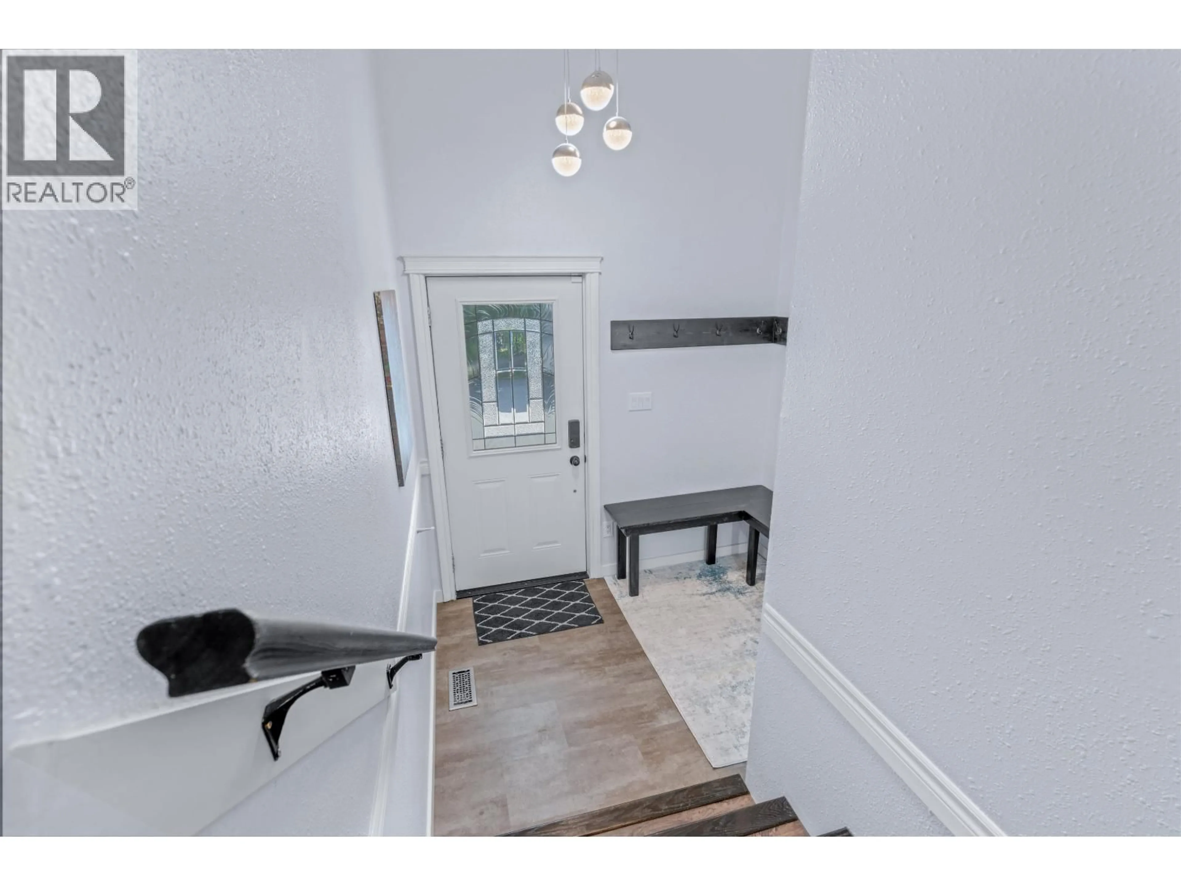 Indoor entryway for 3327 WESTWOOD DRIVE, Prince George British Columbia V2N1S4