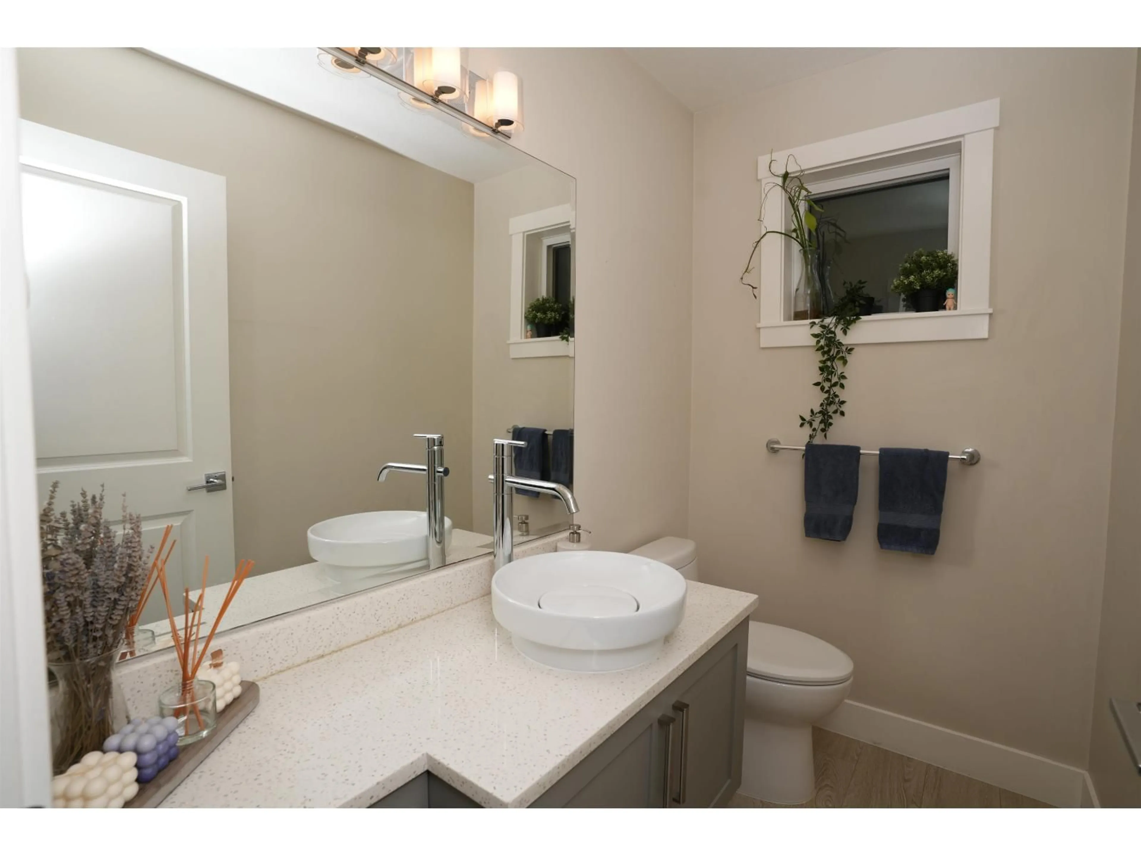 Standard bathroom, ceramic/tile floor for 34 - 20498 82 AVENUE, Langley British Columbia V2Y0V1