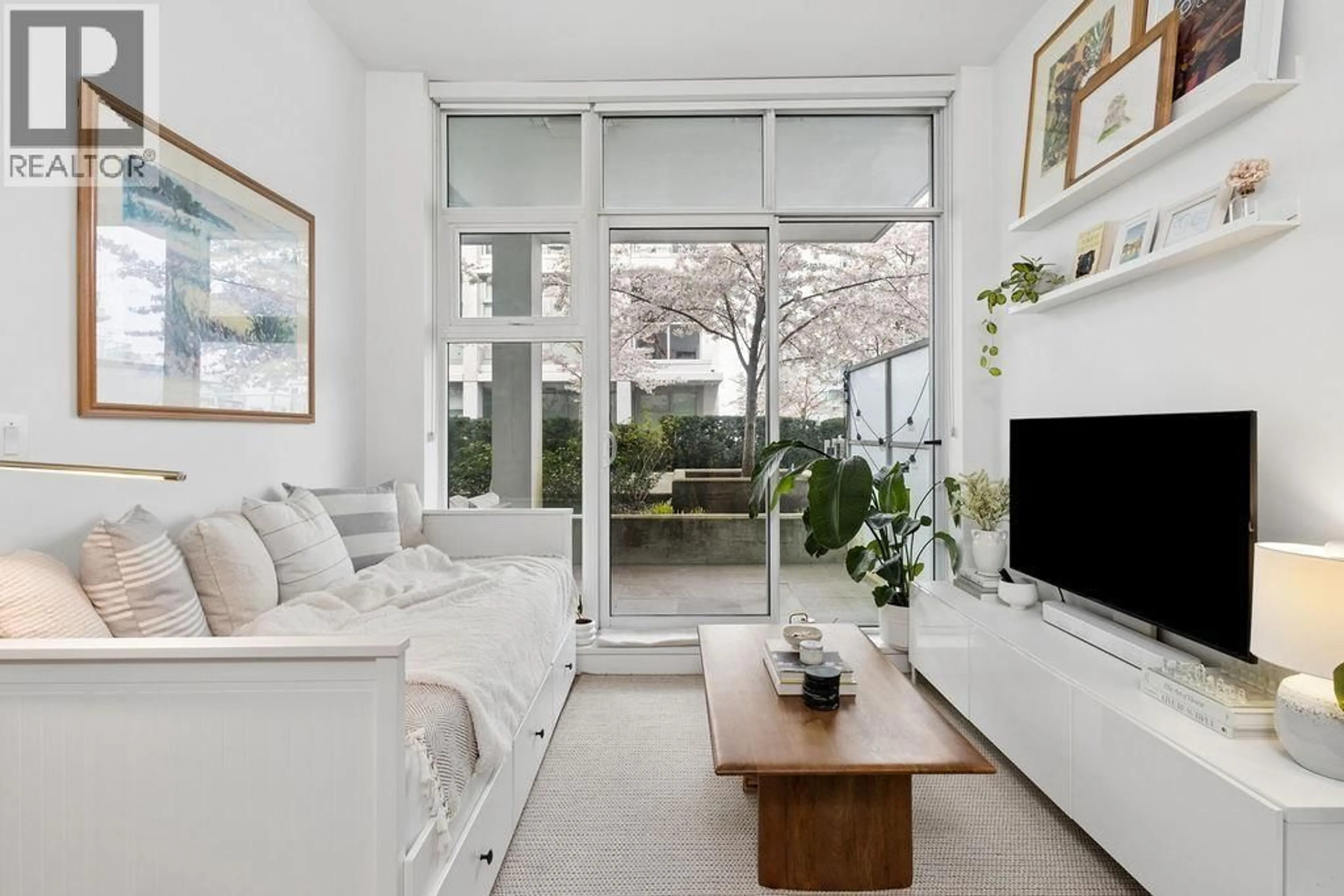 Living room with furniture, unknown for 328 - 2220 KINGSWAY STREET, Vancouver British Columbia V5N2T7