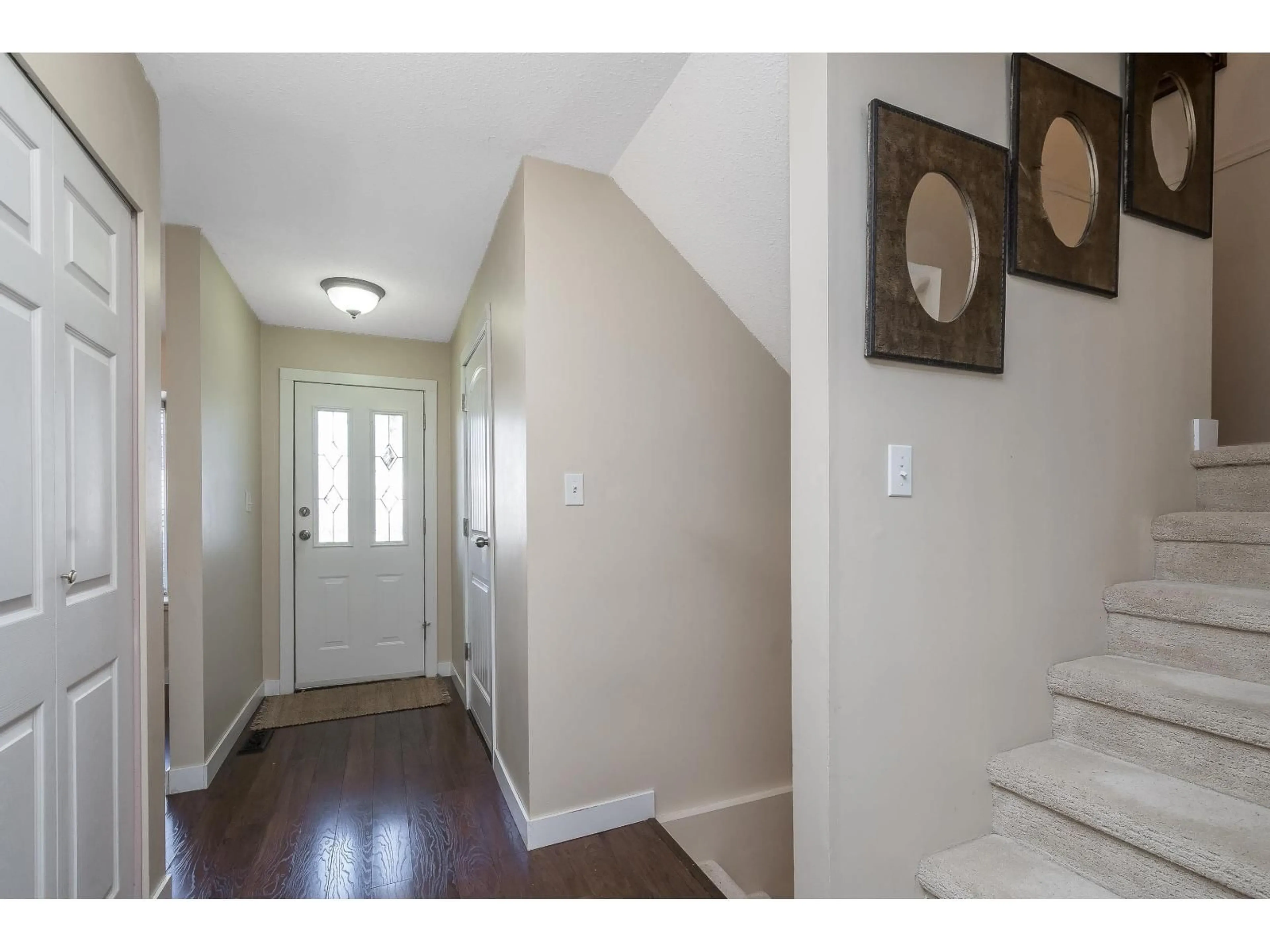 Indoor entryway for 21 - 8863 216 STREET, Langley British Columbia V1M2G9