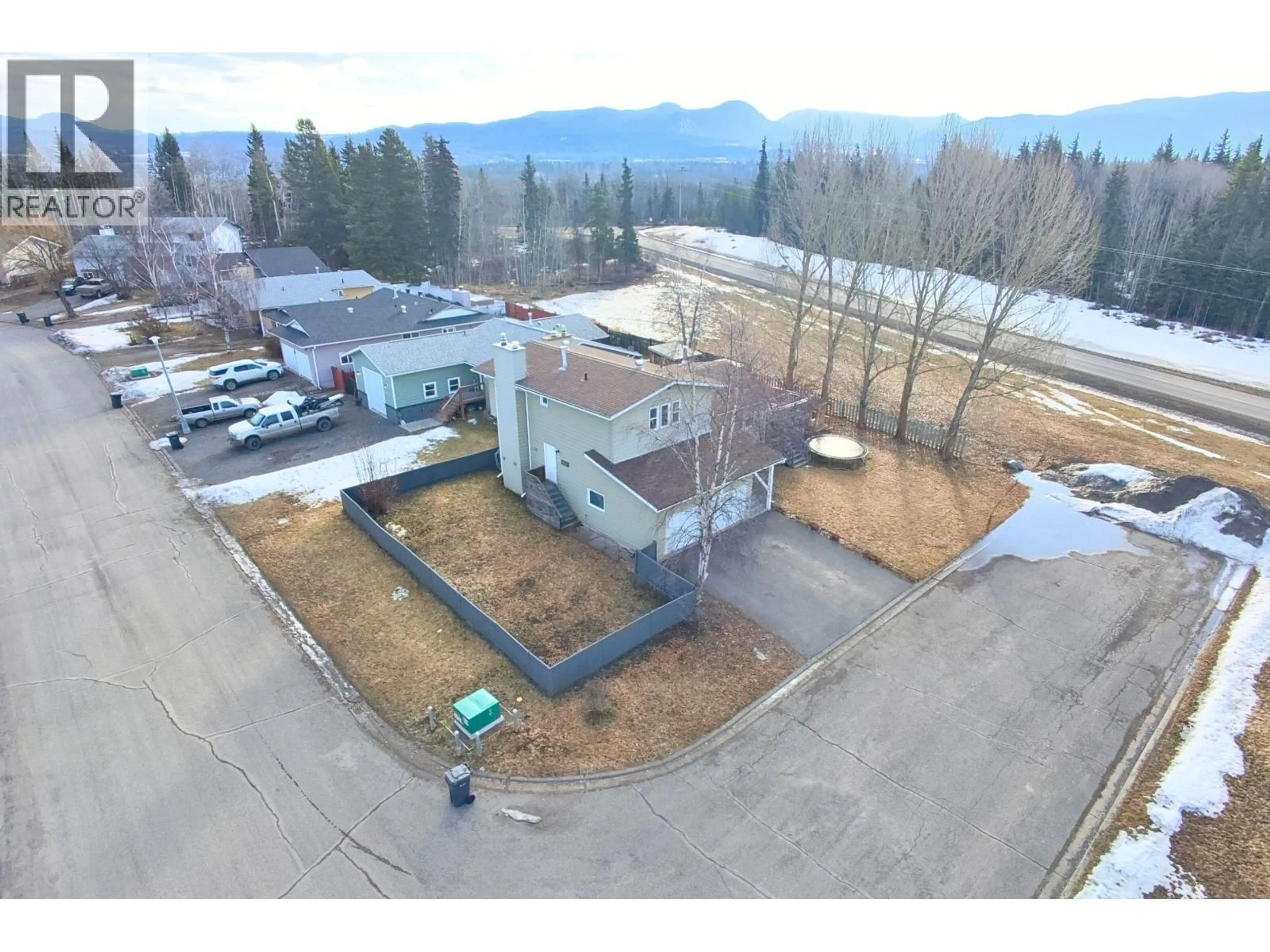 A pic from outside/outdoor area/front of a property/back of a property/a pic from drone, mountain view for 3364 JEWEL ROAD, Houston British Columbia V0J1Z0