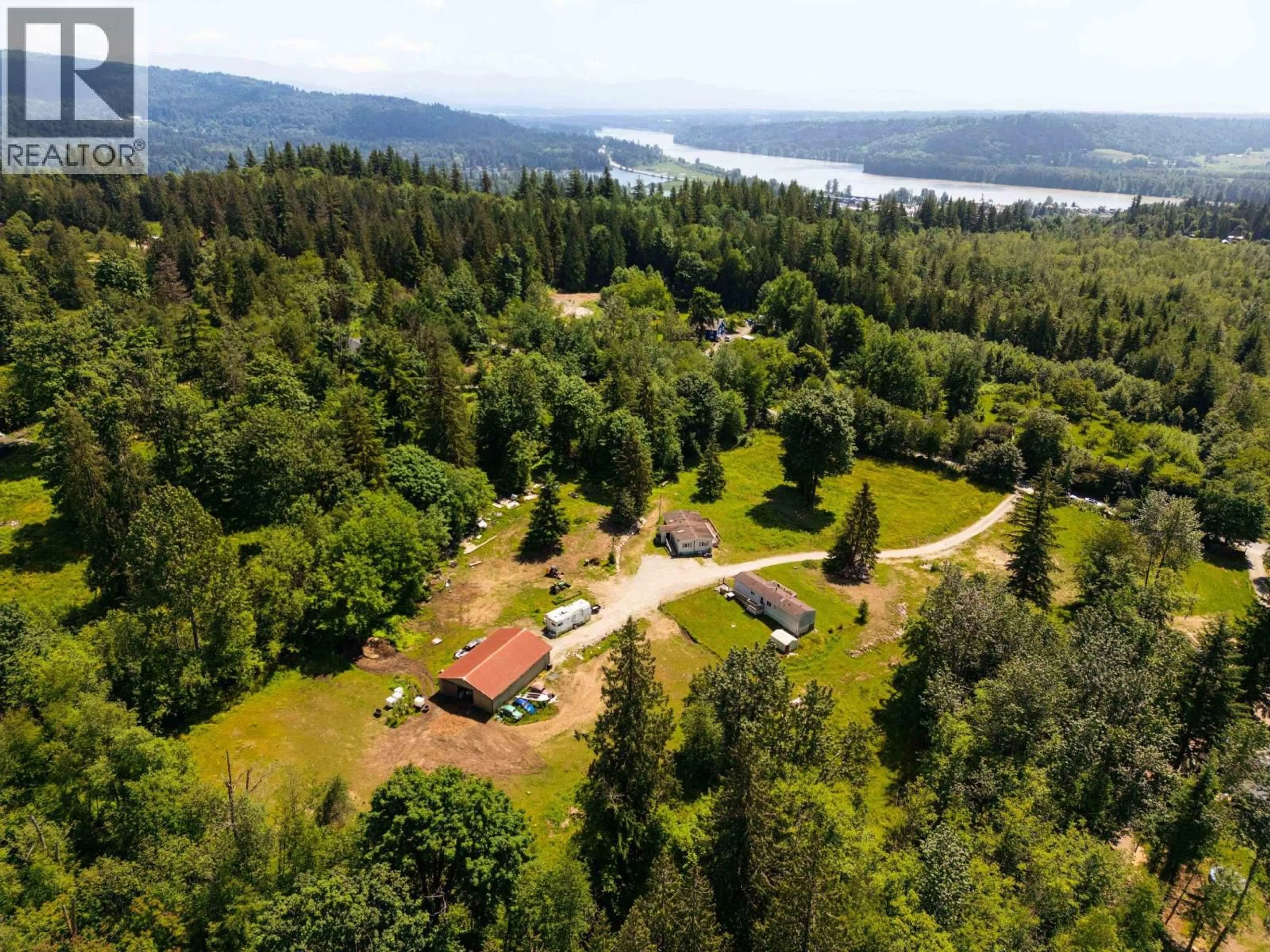 A pic from outside/outdoor area/front of a property/back of a property/a pic from drone, unknown for 28555 104 AVENUE, Maple Ridge British Columbia V2W1L5