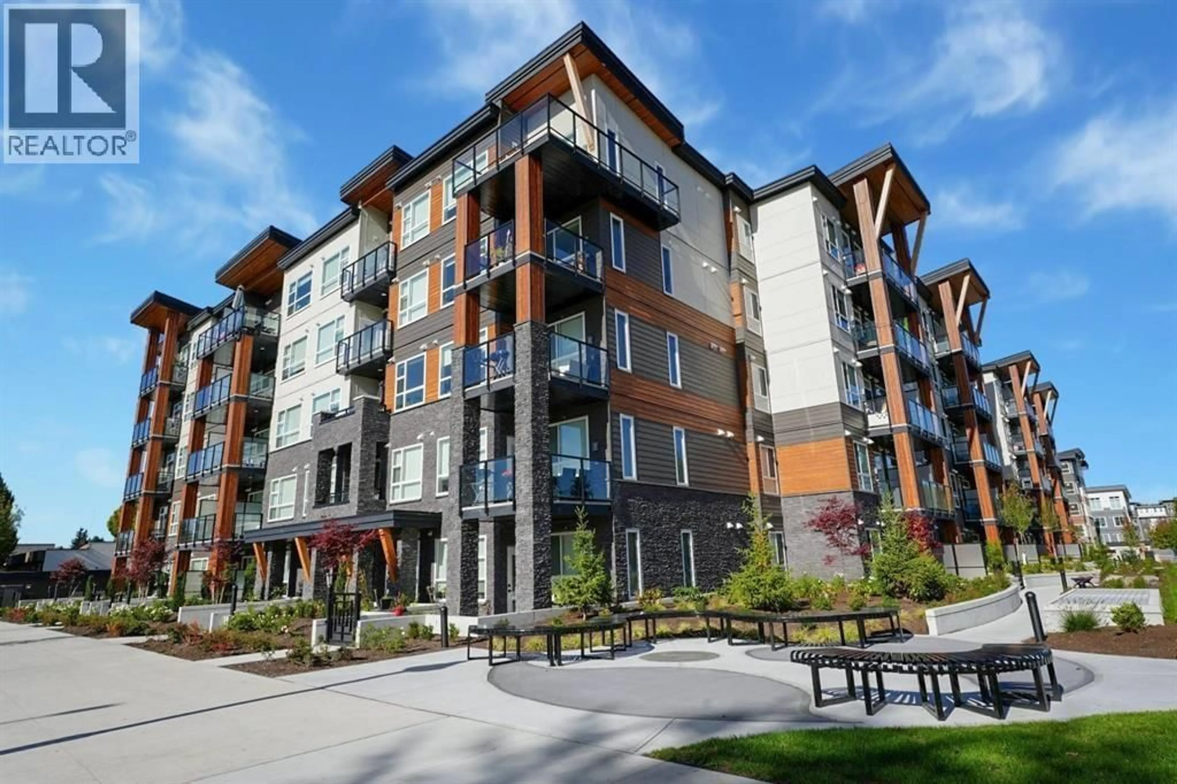 Patio, building for 329 - 12109 223 STREET, Maple Ridge British Columbia V2X5Y6