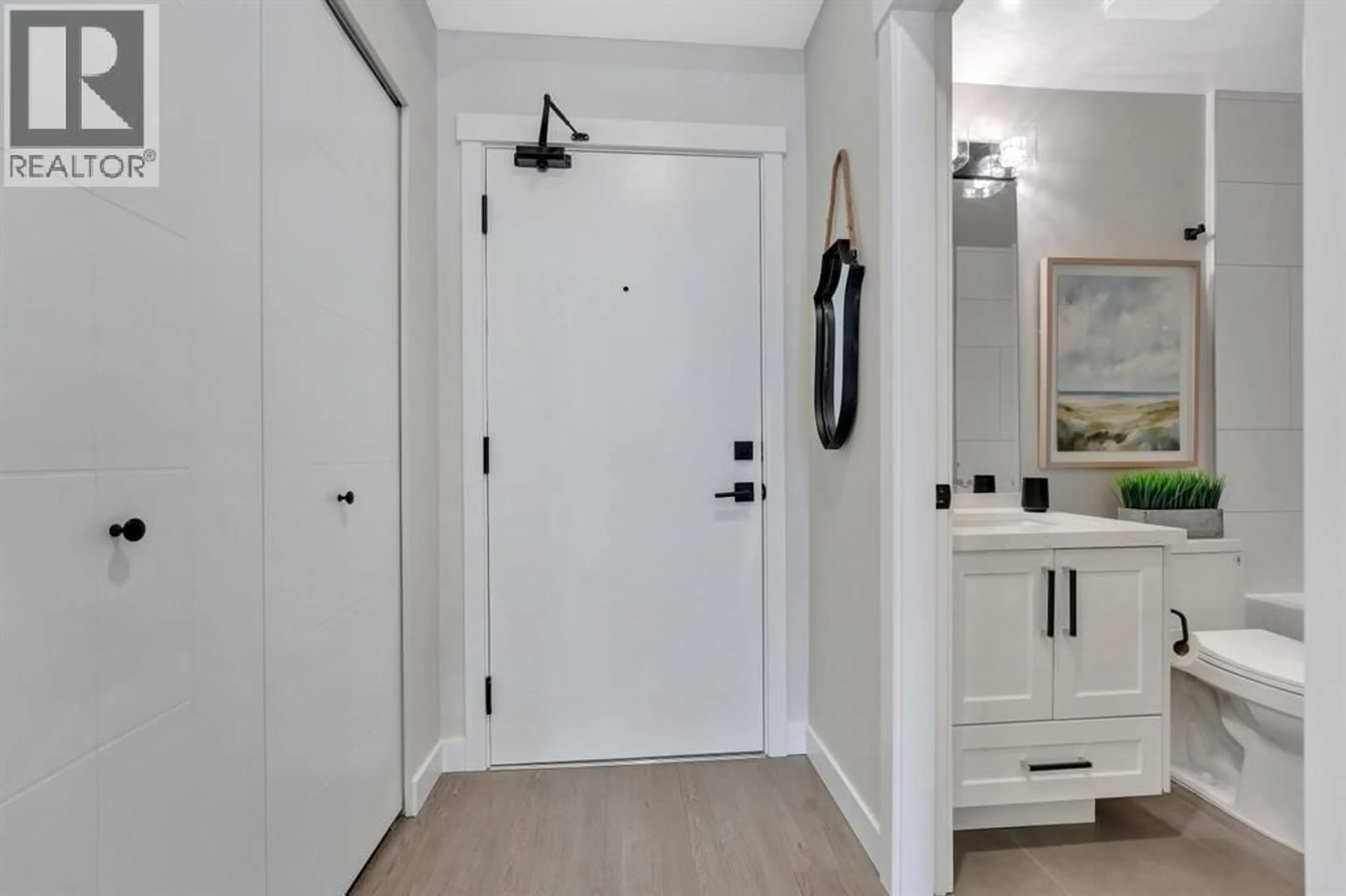 Indoor entryway for 329 - 12109 223 STREET, Maple Ridge British Columbia V2X5Y6