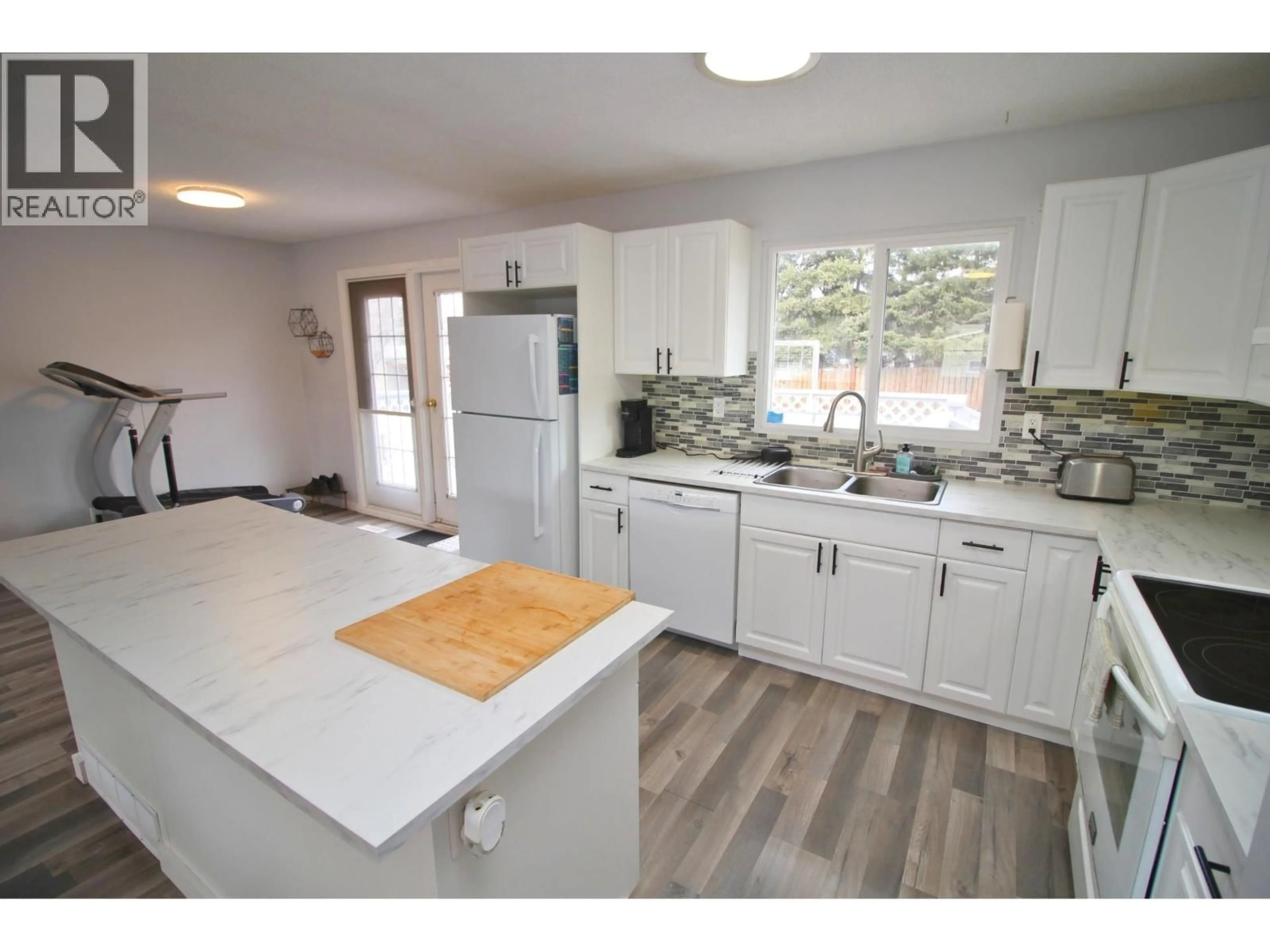 Open concept kitchen, unknown for 3365 JEWEL ROAD, Houston British Columbia V0J1Z0