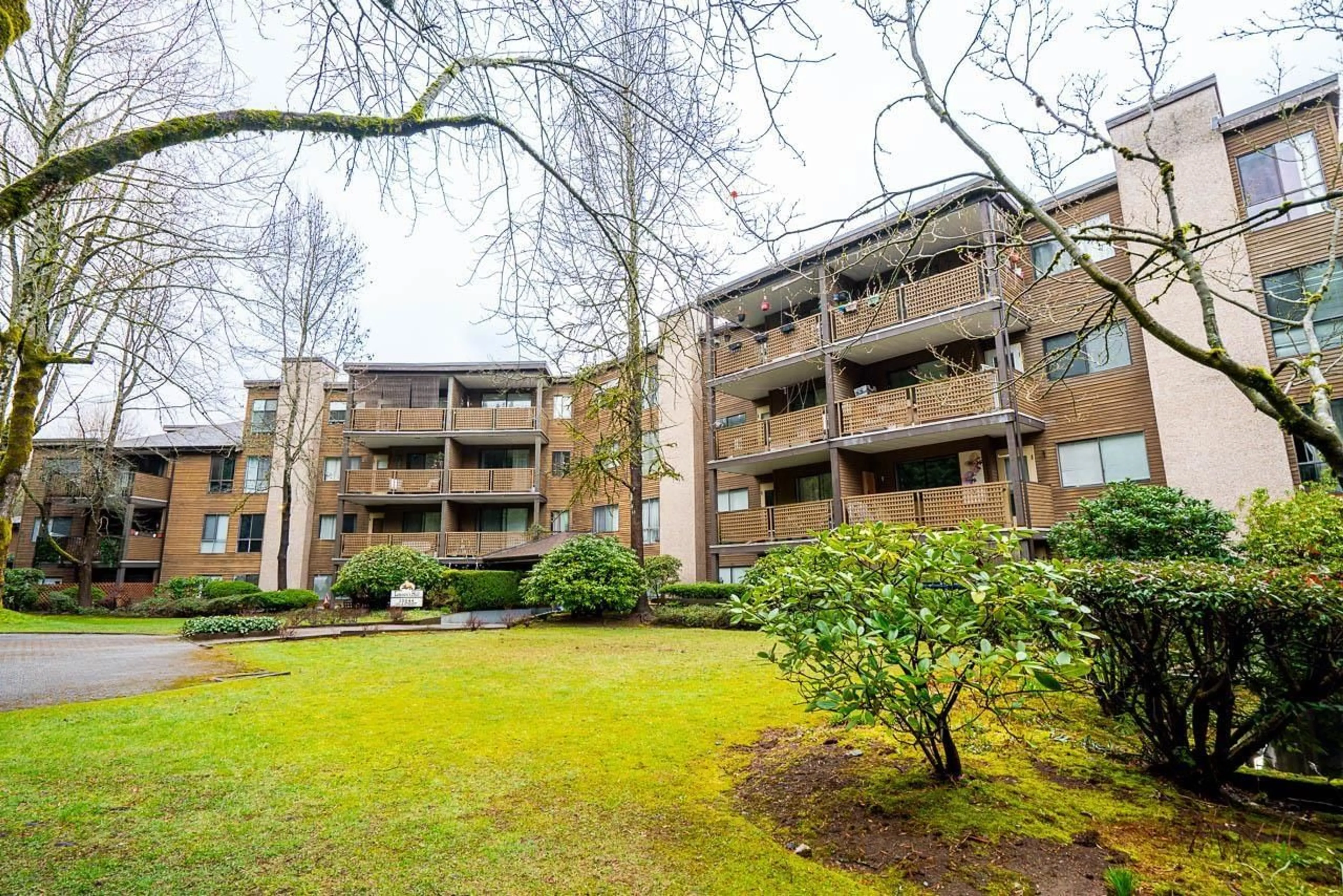 Patio, unknown for 208 - 10644 151A STREET, Surrey British Columbia V3R8R3