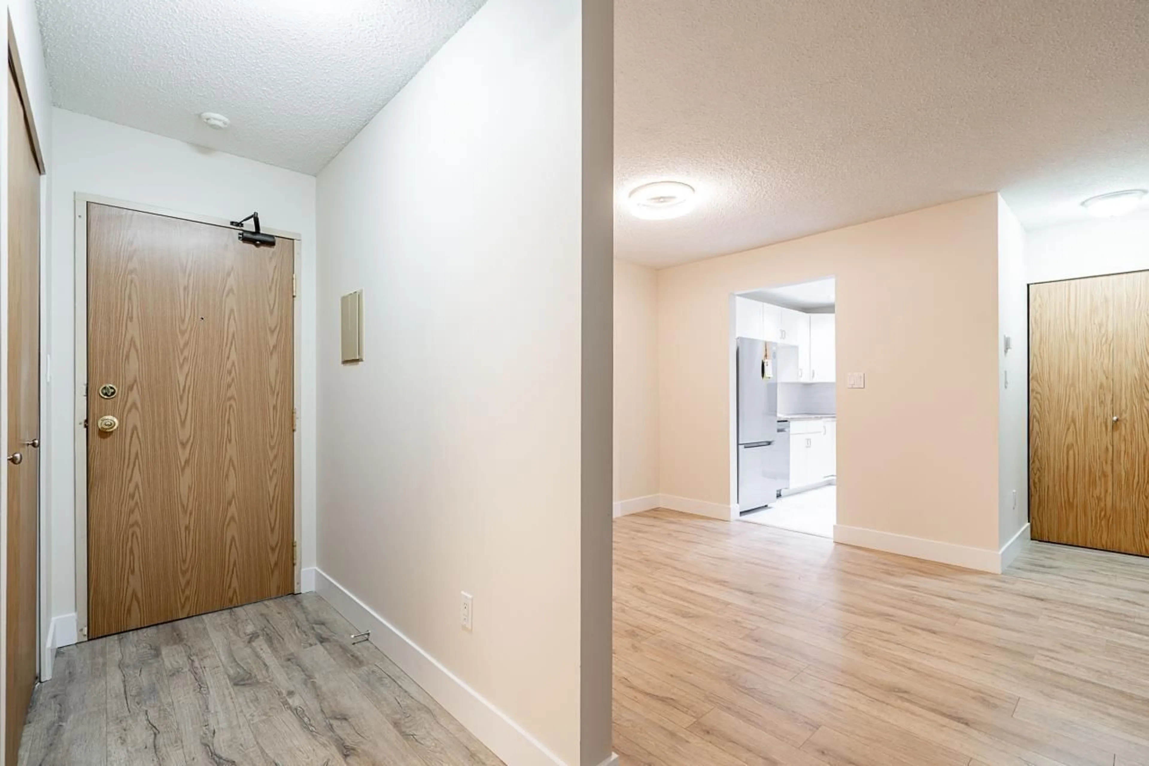 Unknown for 208 - 10644 151A STREET, Surrey British Columbia V3R8R3