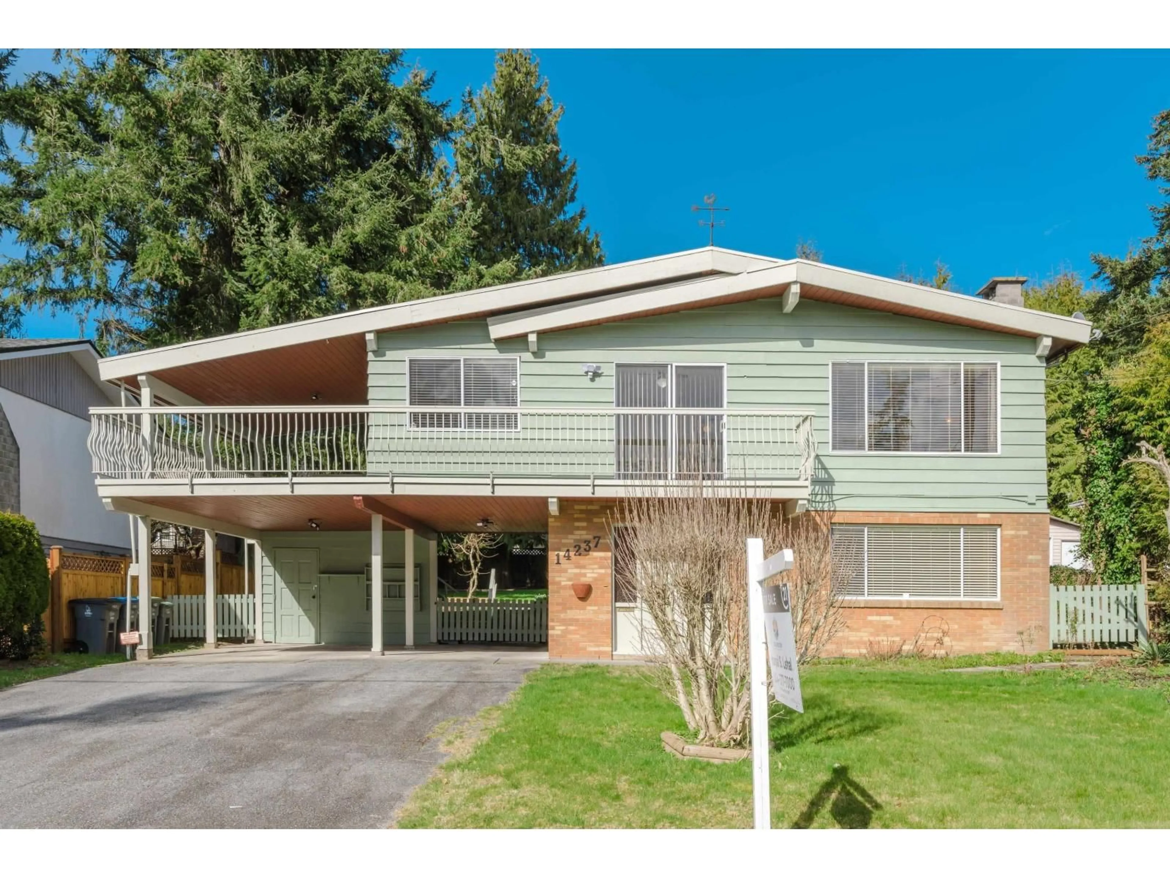 Home with vinyl exterior material, street for 14237 69 AVENUE, Surrey British Columbia V3W2H8