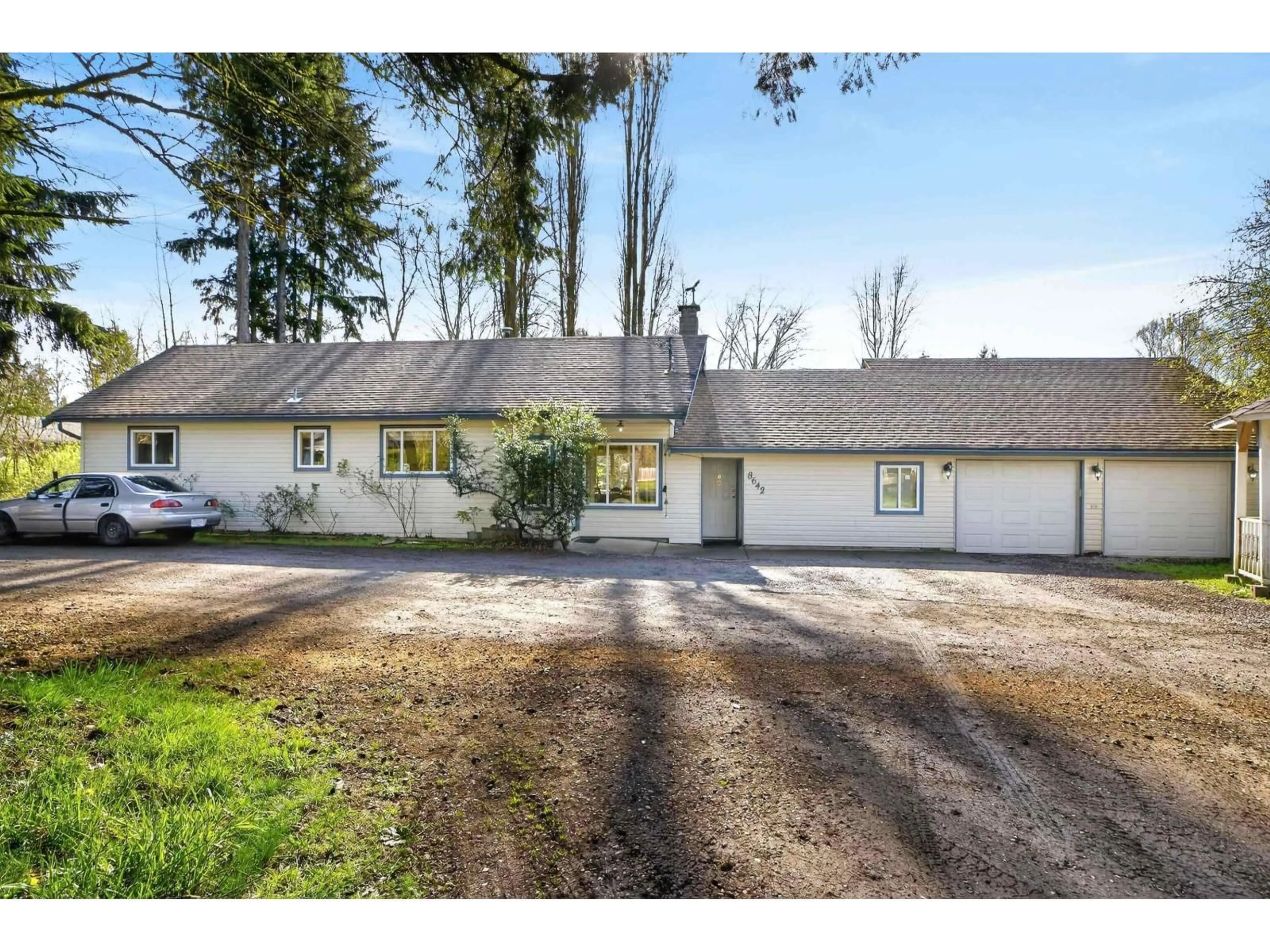 A pic from outside/outdoor area/front of a property/back of a property/a pic from drone, street for 8642 HARVIE ROAD, Surrey British Columbia V4N3G5