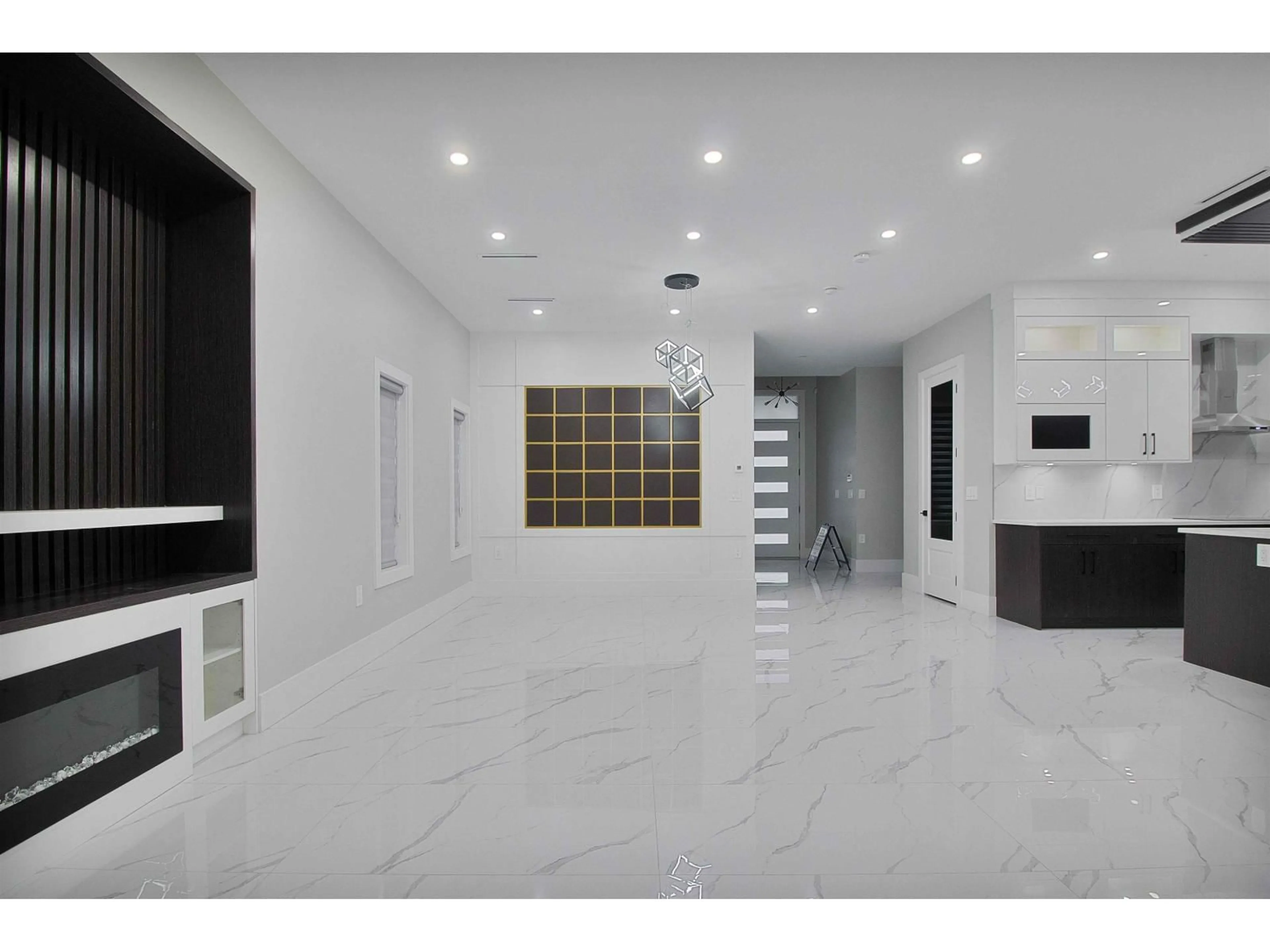 Indoor foyer for 5942 168 STREET, Surrey British Columbia V3S3X6
