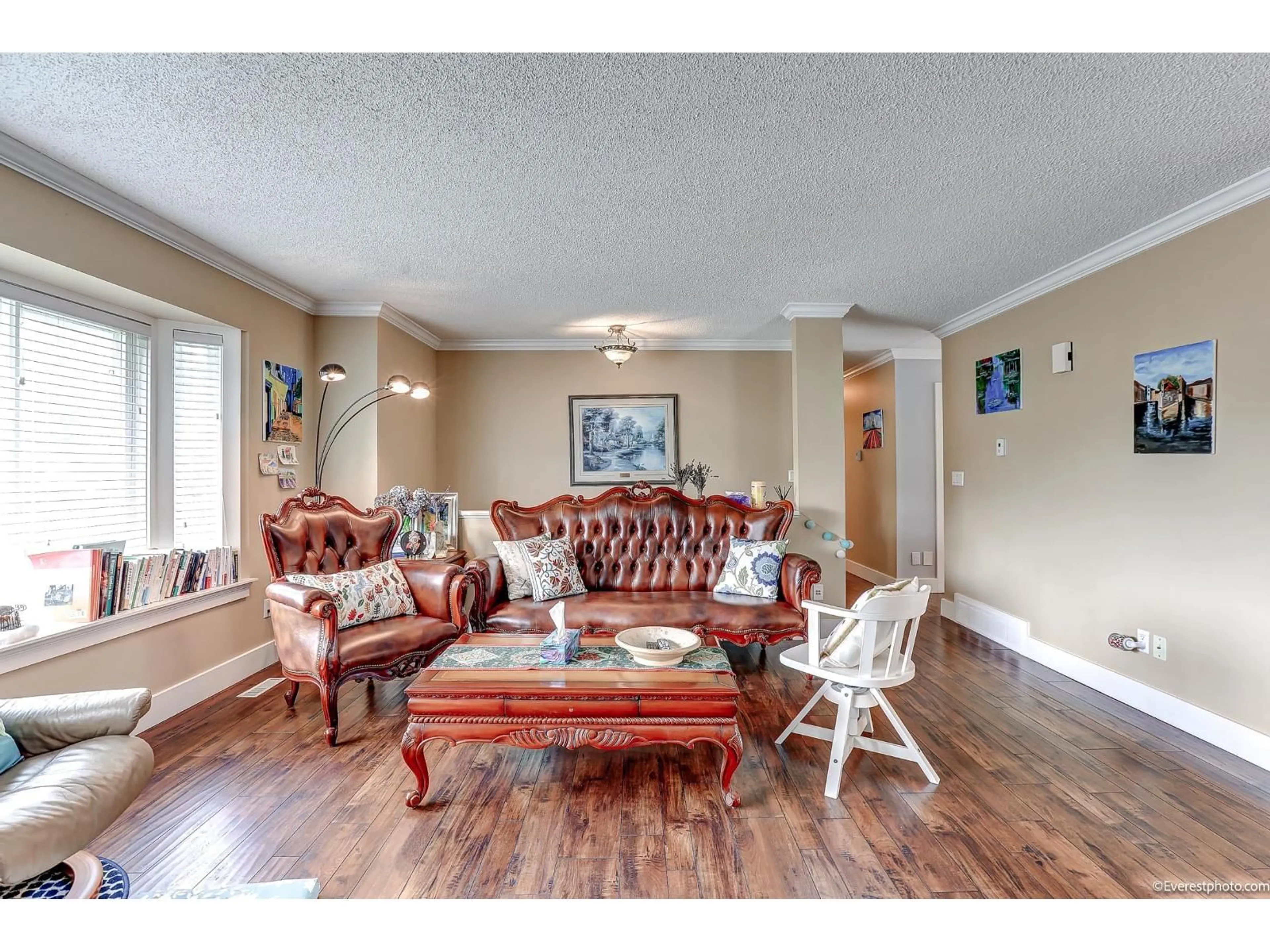 Living room with furniture, unknown for 2064 156A STREET, Surrey British Columbia V4A6S3
