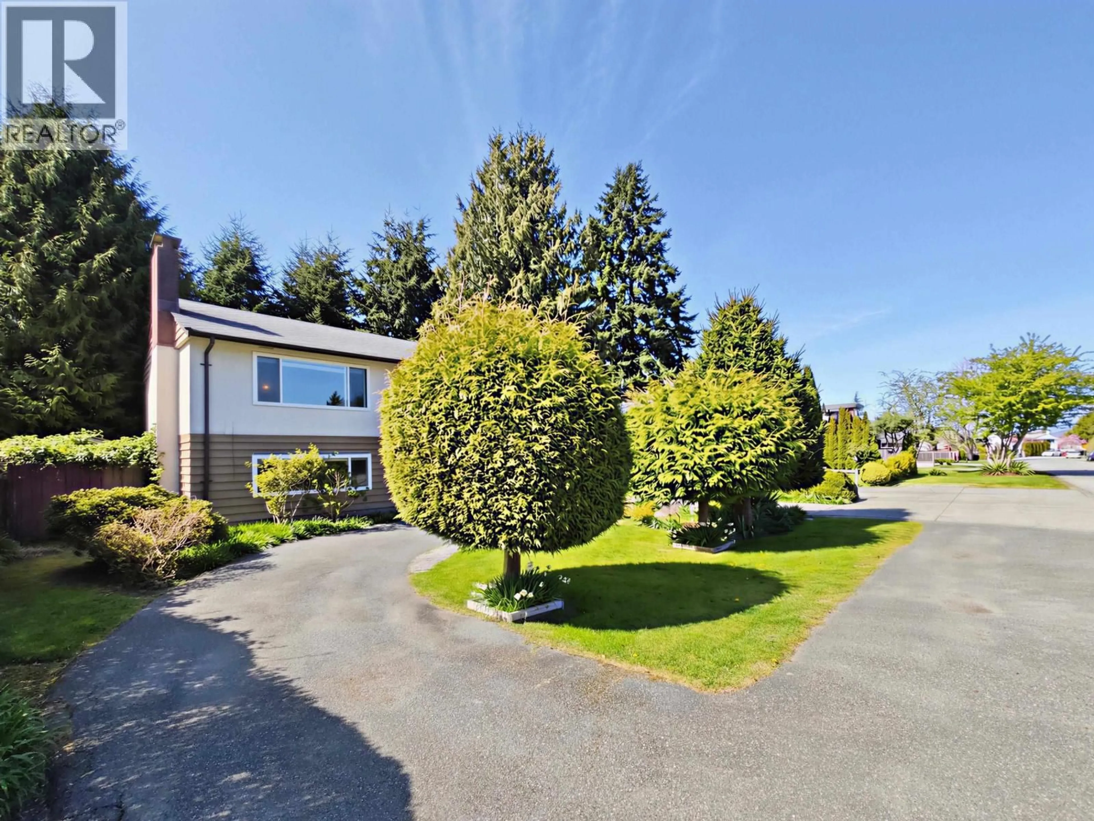 A pic from outside/outdoor area/front of a property/back of a property/a pic from drone, street for 10111 AINSWORTH CRESCENT, Richmond British Columbia V7A3V3