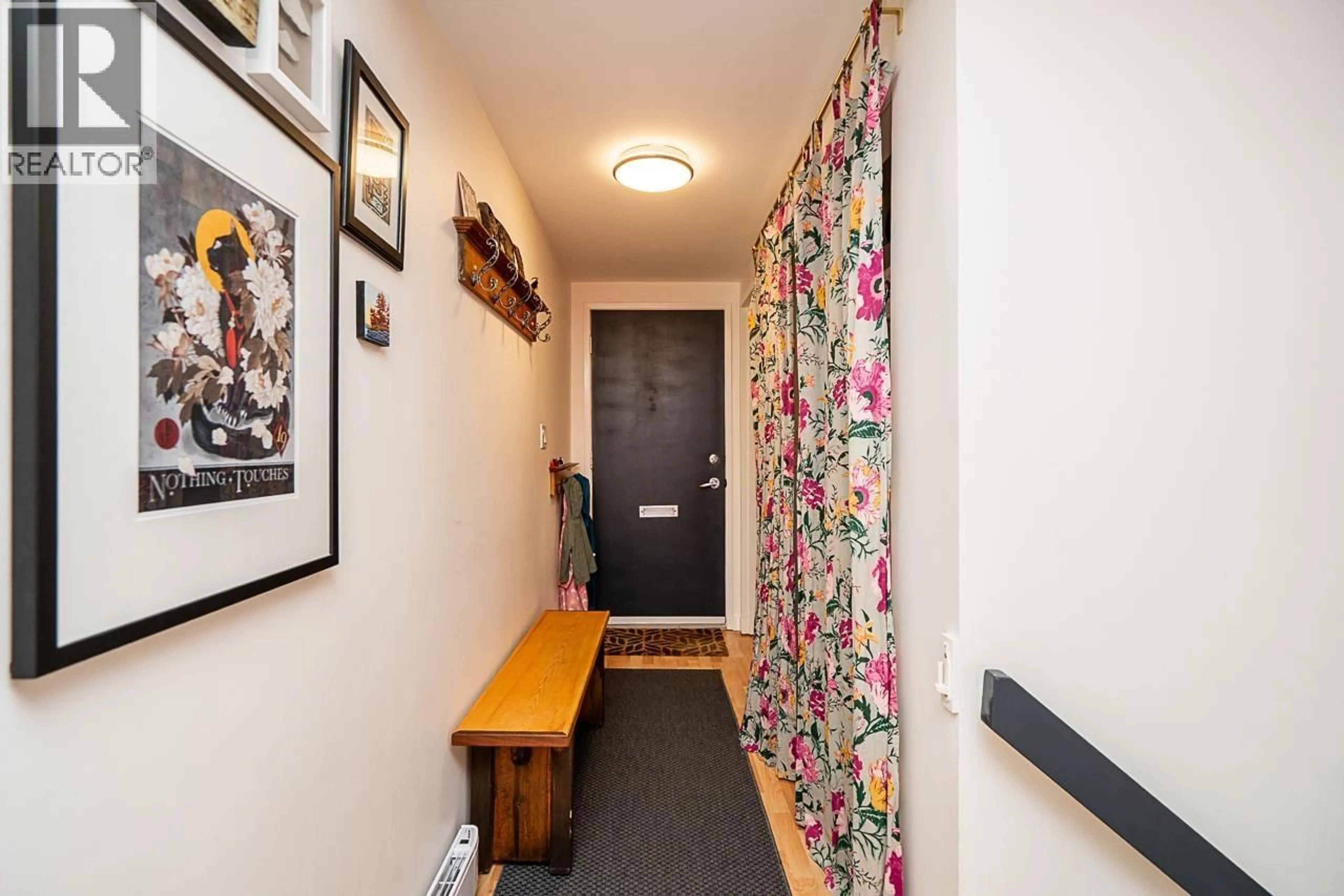 Indoor entryway for 3416 NAIRN AVENUE, Vancouver British Columbia V5S4B5