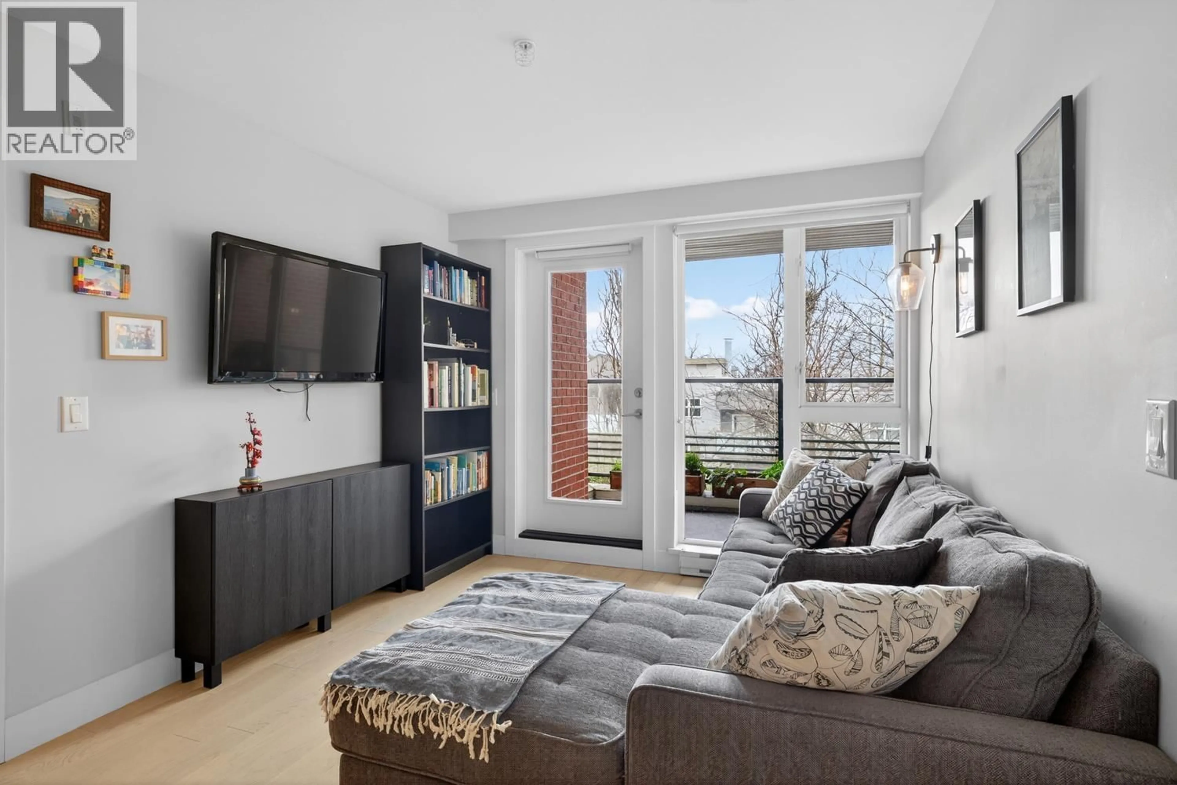 Living room with furniture, unknown for 413 - 2477 CAROLINA STREET, Vancouver British Columbia V5T0G8