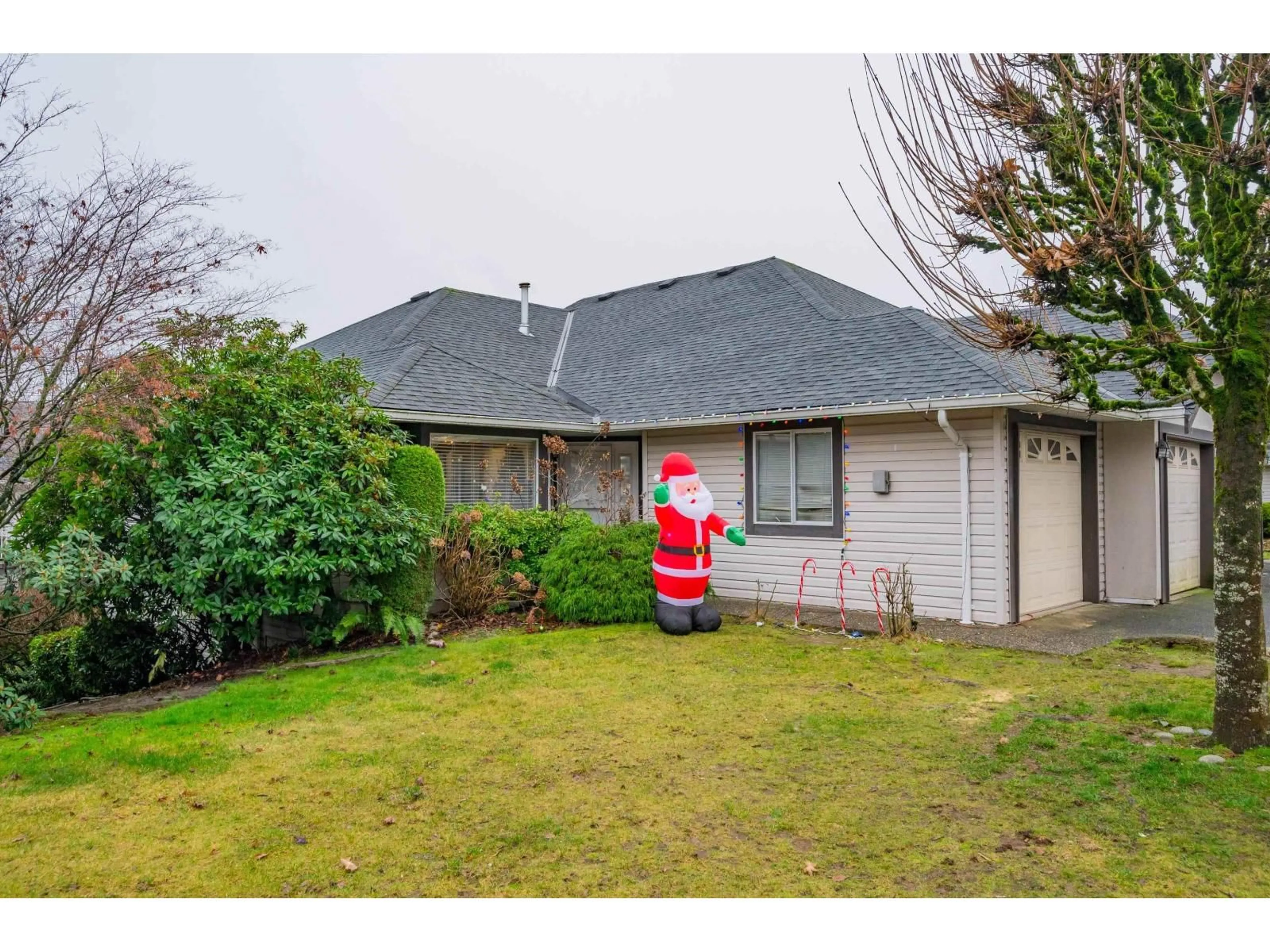 A pic from outside/outdoor area/front of a property/back of a property/a pic from drone, street for 167 - 3160 TOWNLINE ROAD, Abbotsford British Columbia V2T5P4
