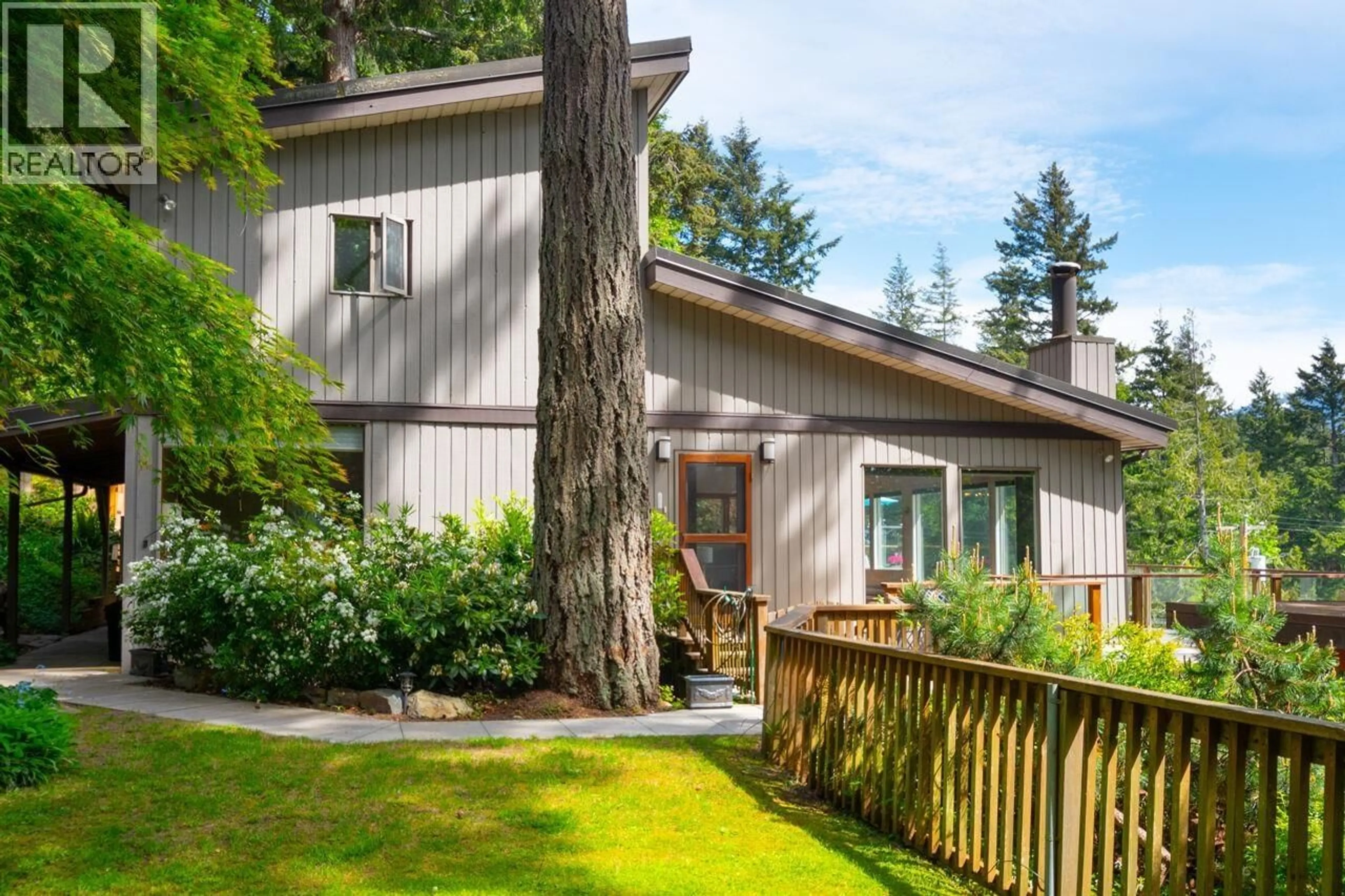 Home with vinyl exterior material, unknown for 896 TAYLOR ROAD, Bowen Island British Columbia V0N1G1