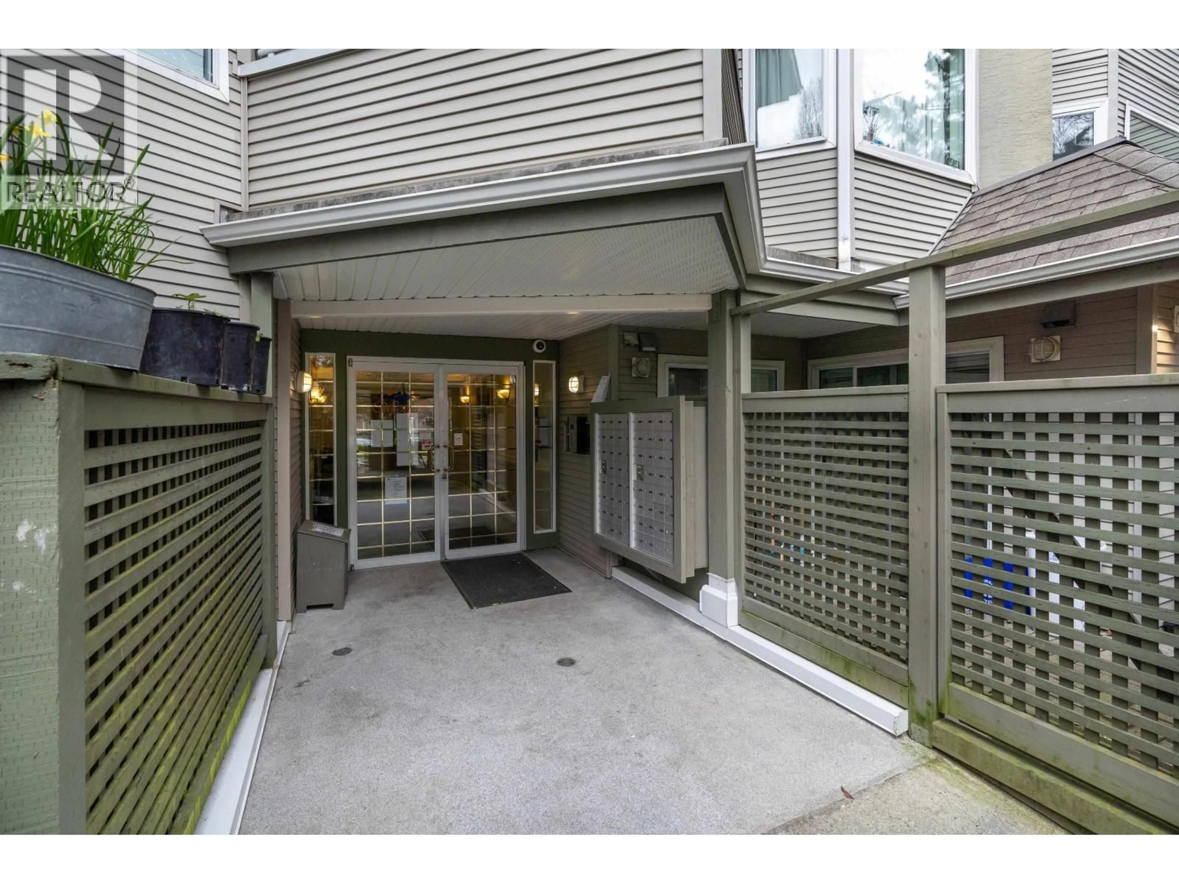 Unknown for 403 - 3738 NORFOLK STREET, Burnaby British Columbia V5G4V4