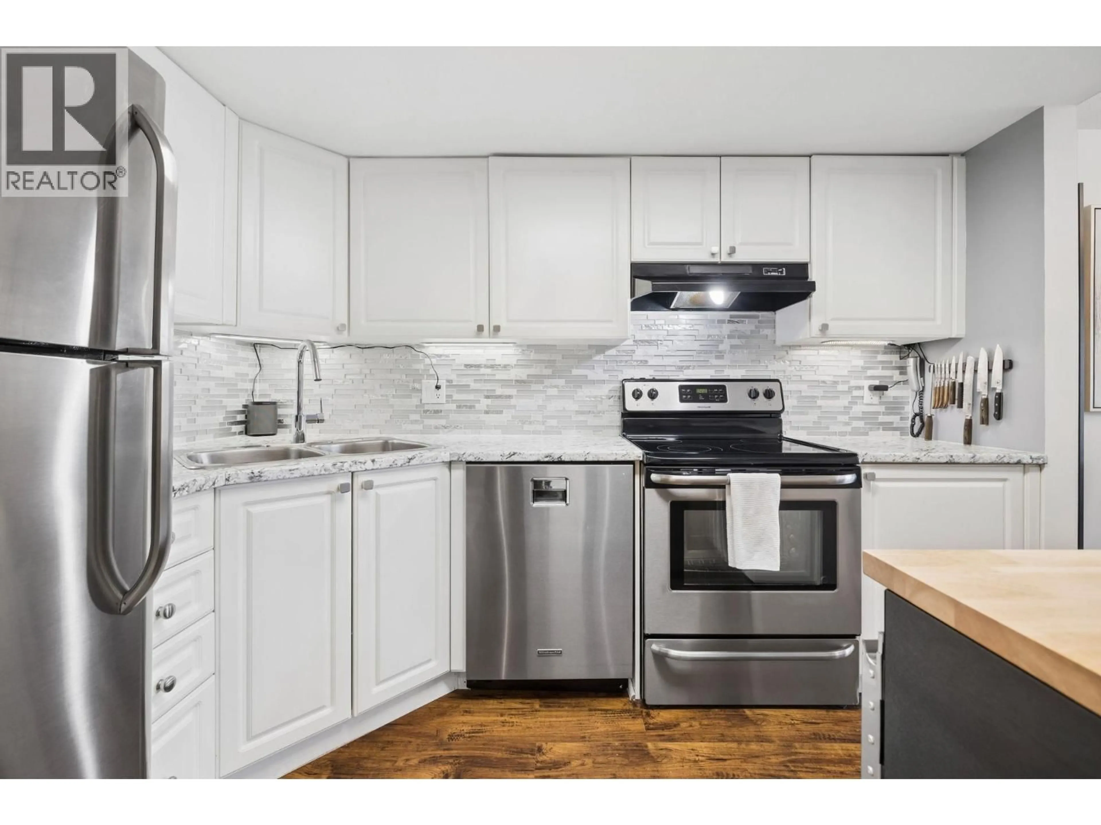 Standard kitchen, unknown for 301 - 1519 GRANT AVENUE, Port Coquitlam British Columbia V3B7S8