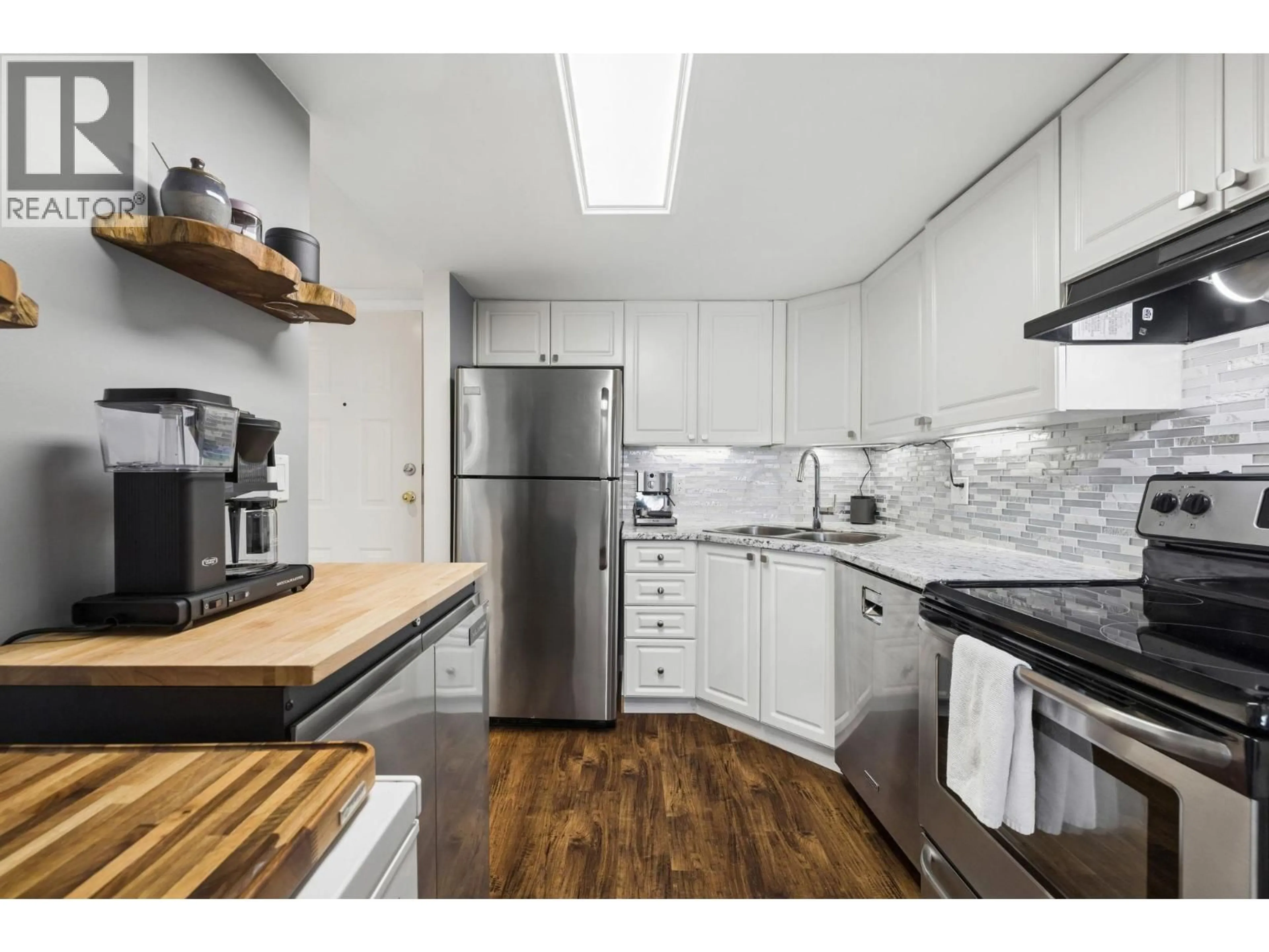 Standard kitchen, wood/laminate floor for 301 - 1519 GRANT AVENUE, Port Coquitlam British Columbia V3B7S8