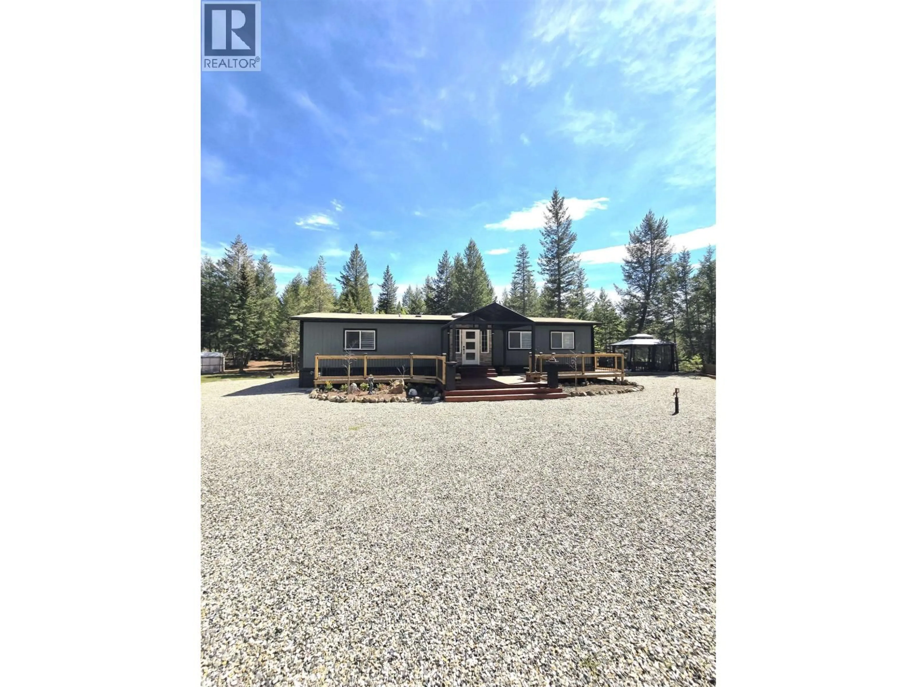 A pic from outside/outdoor area/front of a property/back of a property/a pic from drone, unknown for 3620 PARK PLACE, Lac La Hache British Columbia V0K1T1