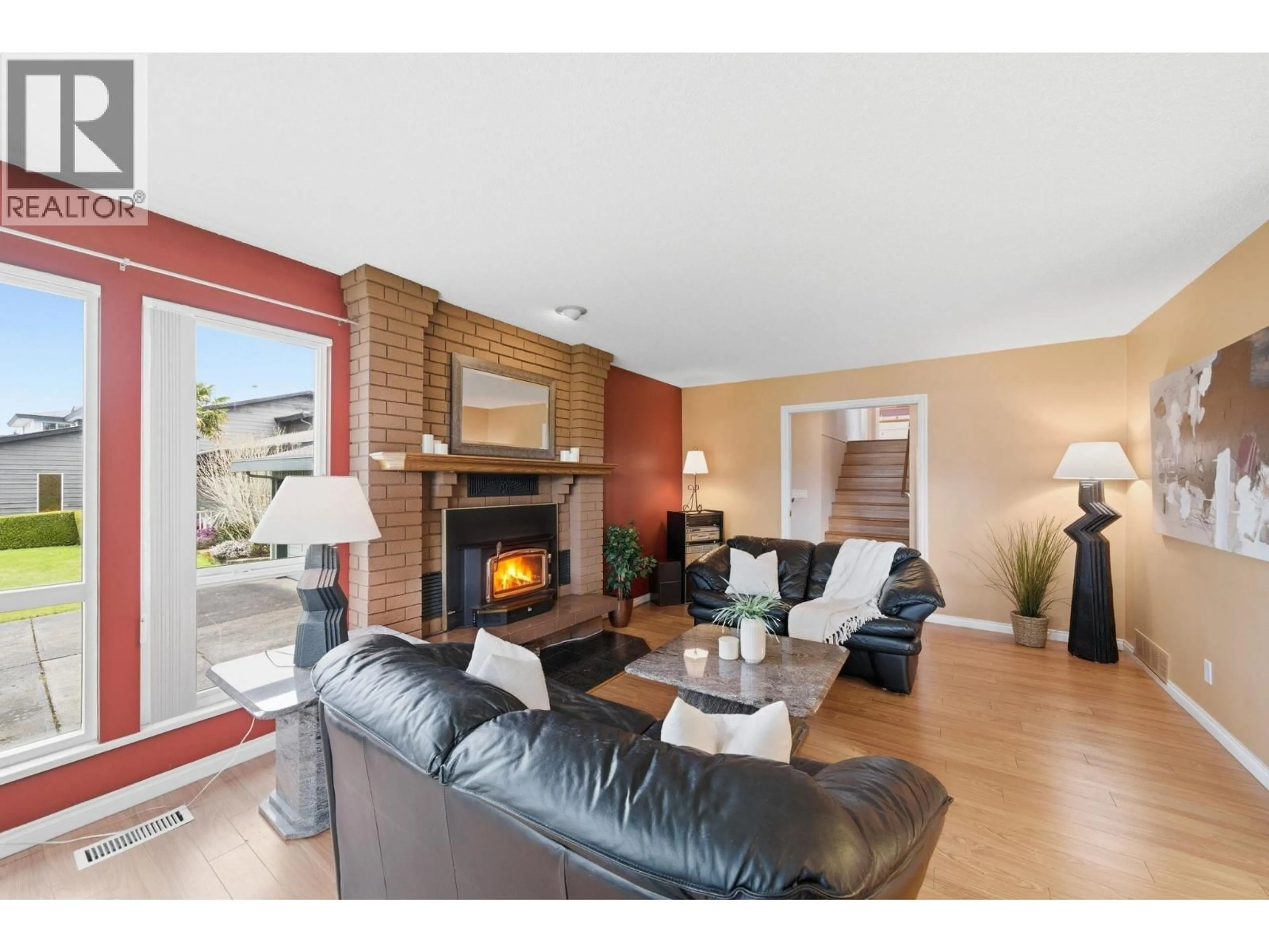 Living room with furniture, unknown for 4614 54 STREET, Delta British Columbia V4K3V2