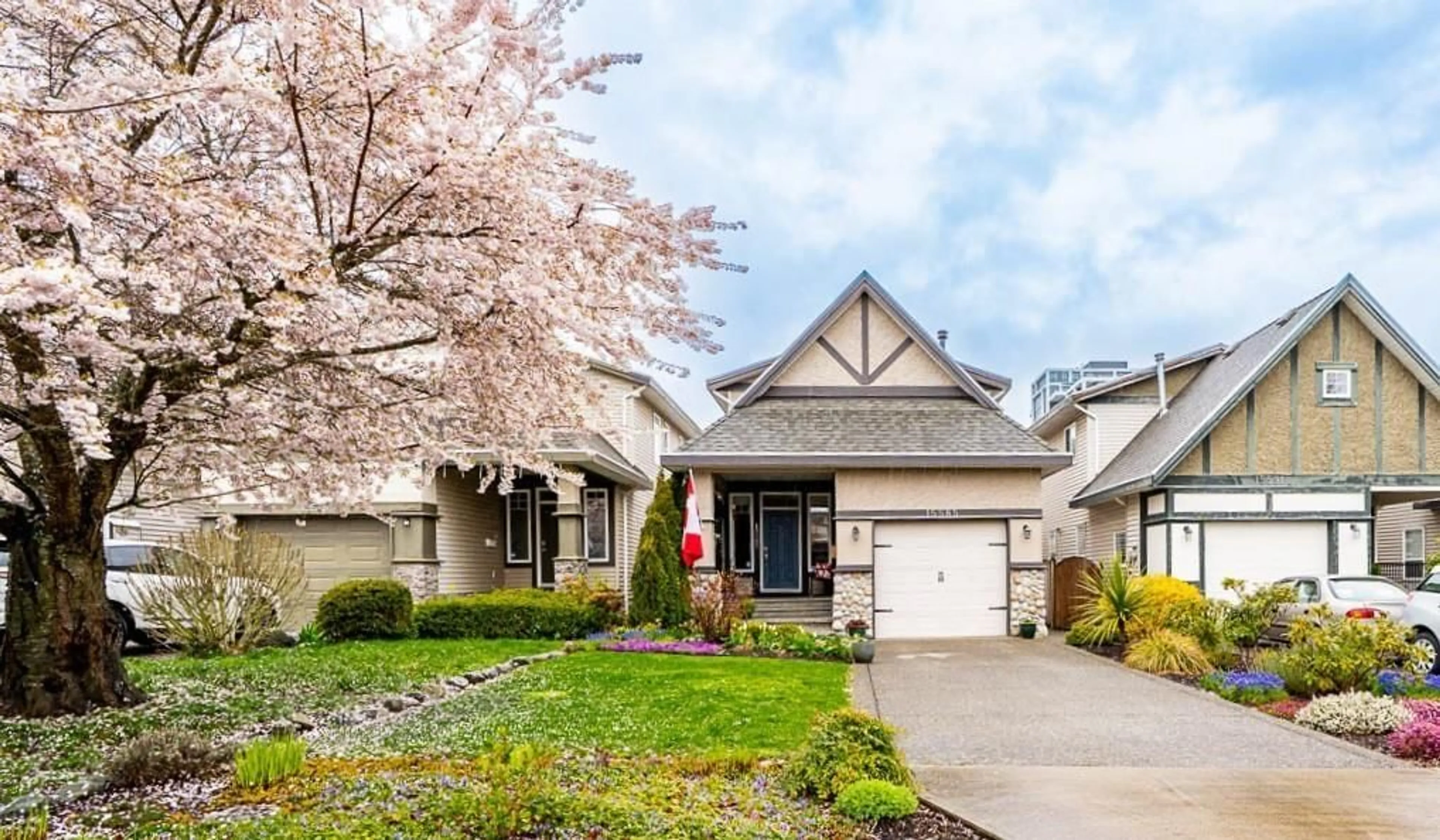 Unknown for 15585 GOGGS AVENUE, White Rock British Columbia V4B2N5