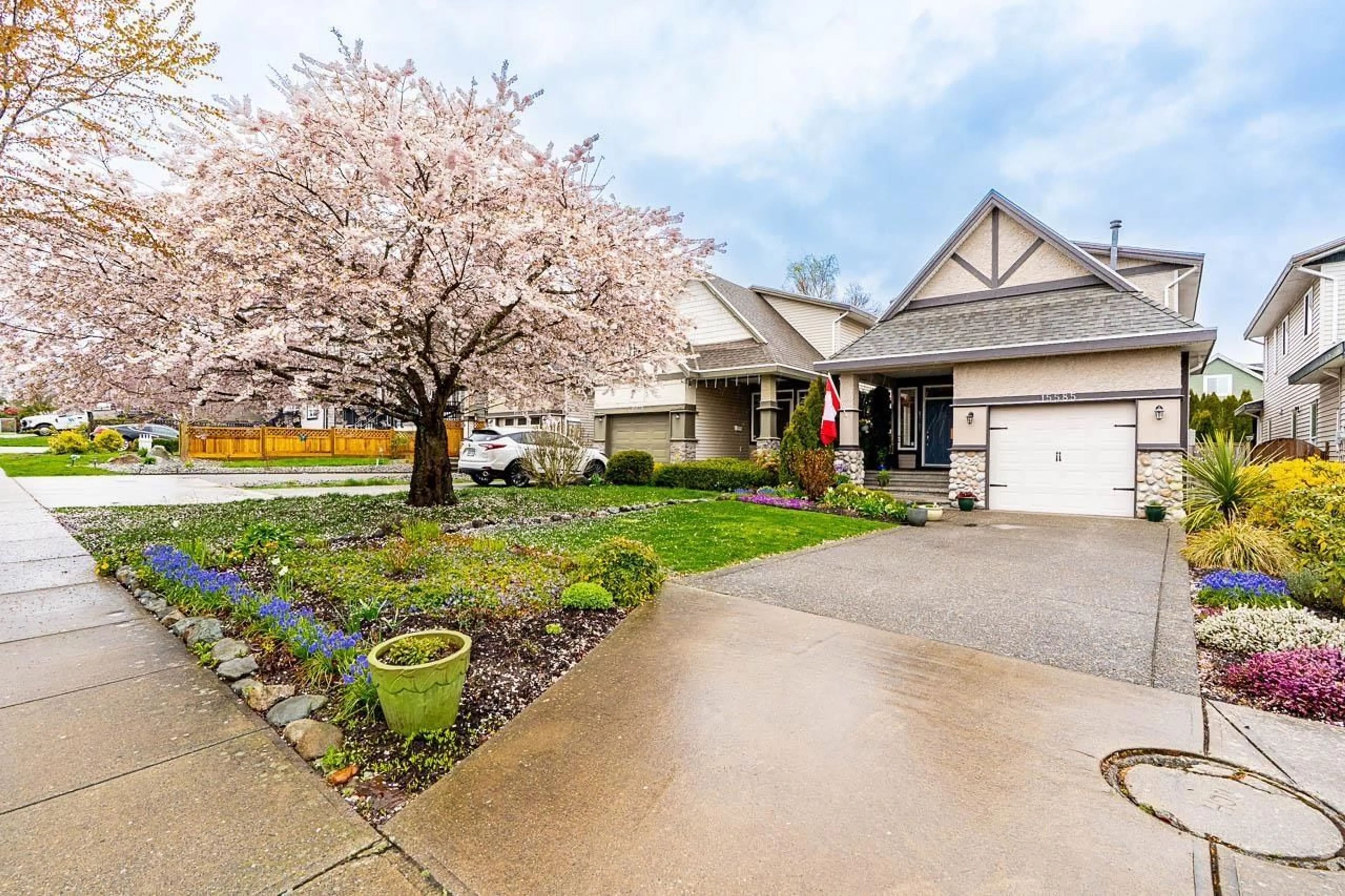 Unknown for 15585 GOGGS AVENUE, White Rock British Columbia V4B2N5