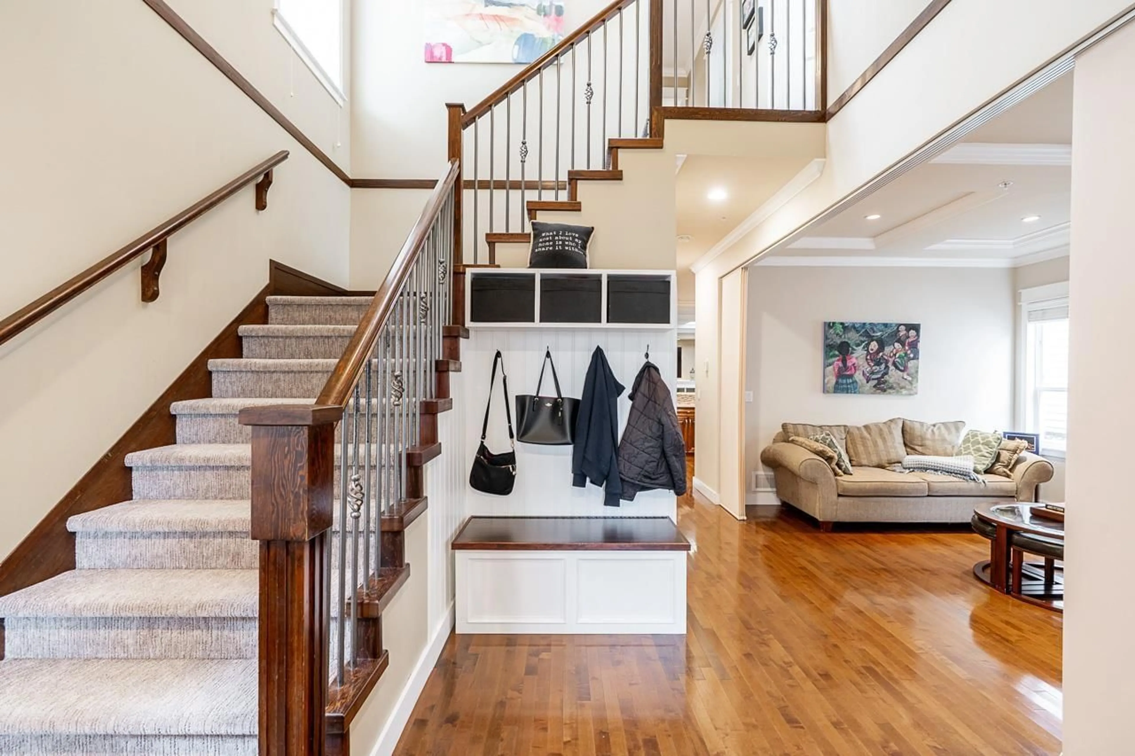 Indoor entryway for 15585 GOGGS AVENUE, White Rock British Columbia V4B2N5