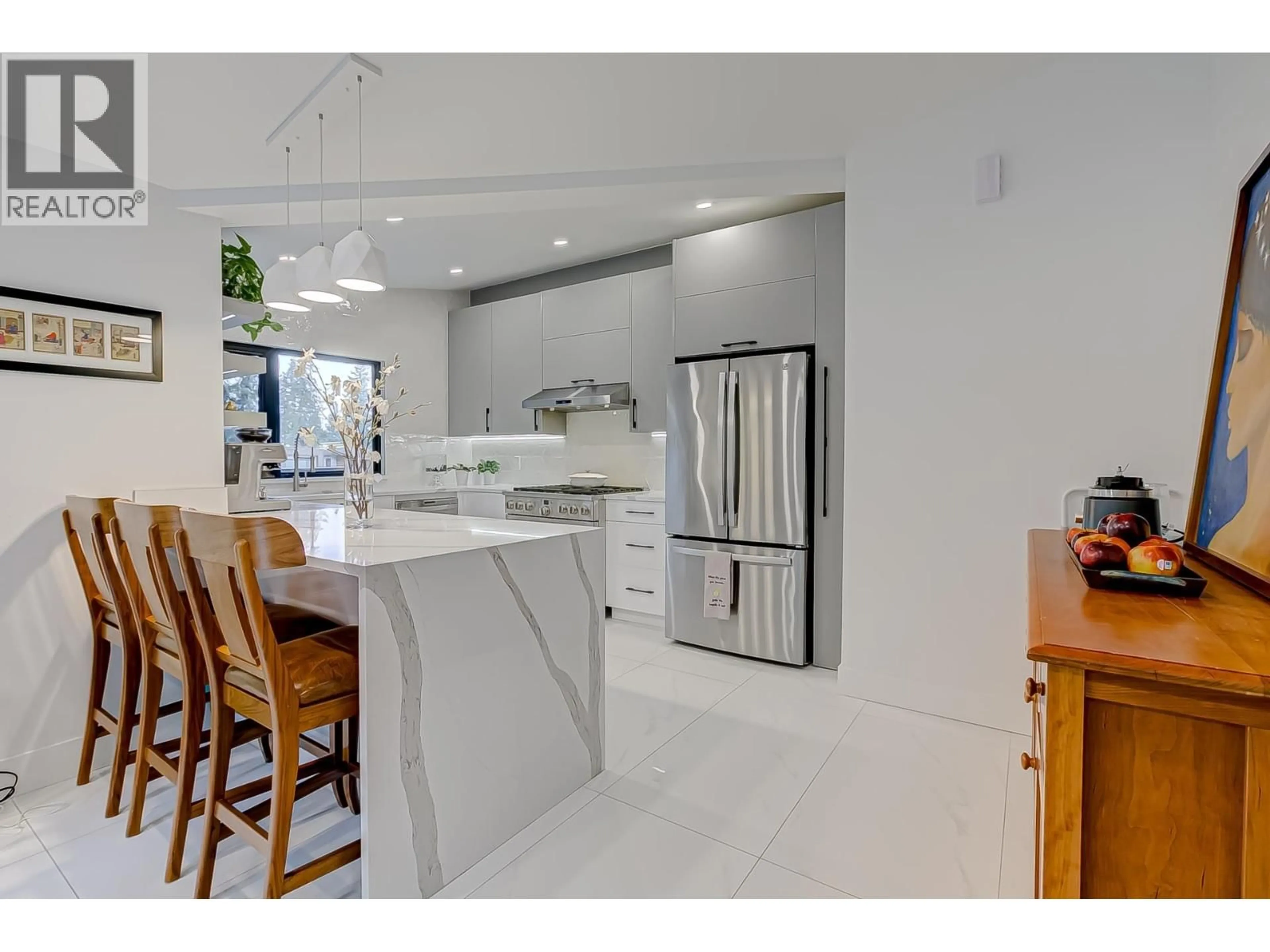 Open concept kitchen, ceramic/tile floor for 2836 VIOLET STREET, North Vancouver British Columbia V7H2L6