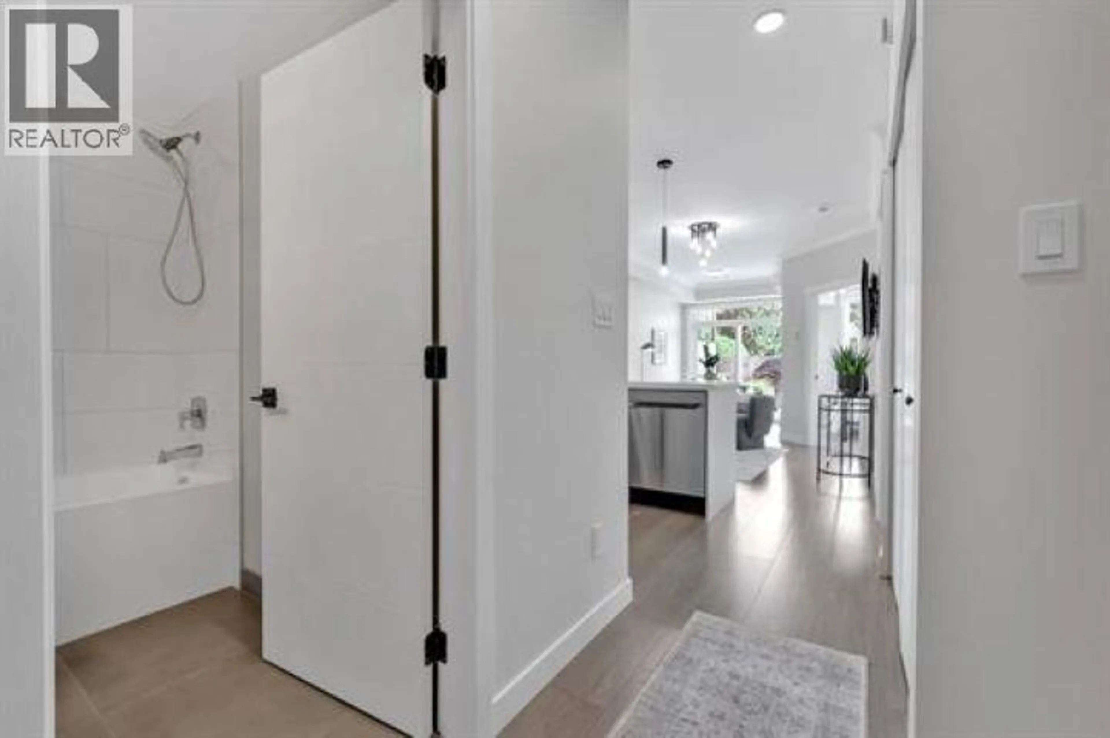 Indoor entryway for 428 - 12109 223 STREET, Maple Ridge British Columbia V2X5Y6