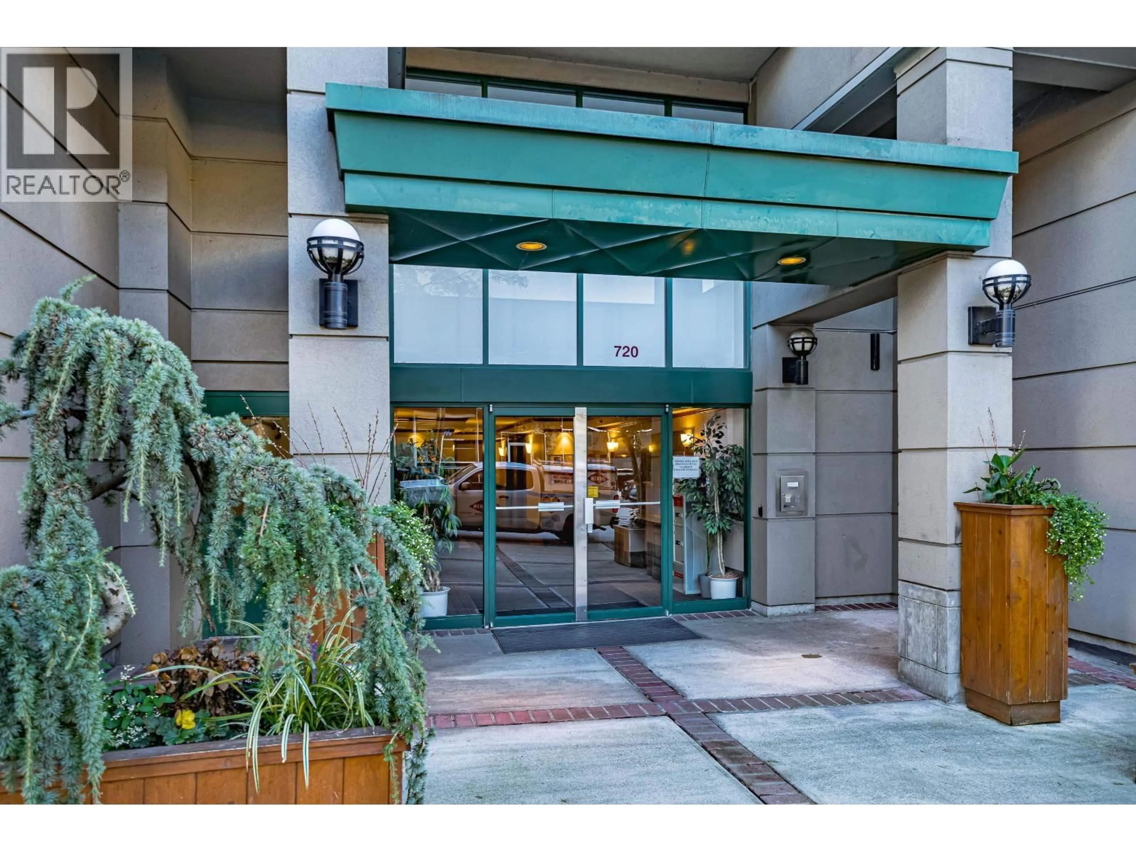 Indoor foyer for 805 - 720 CARNARVON STREET, New Westminster British Columbia V3M6S2