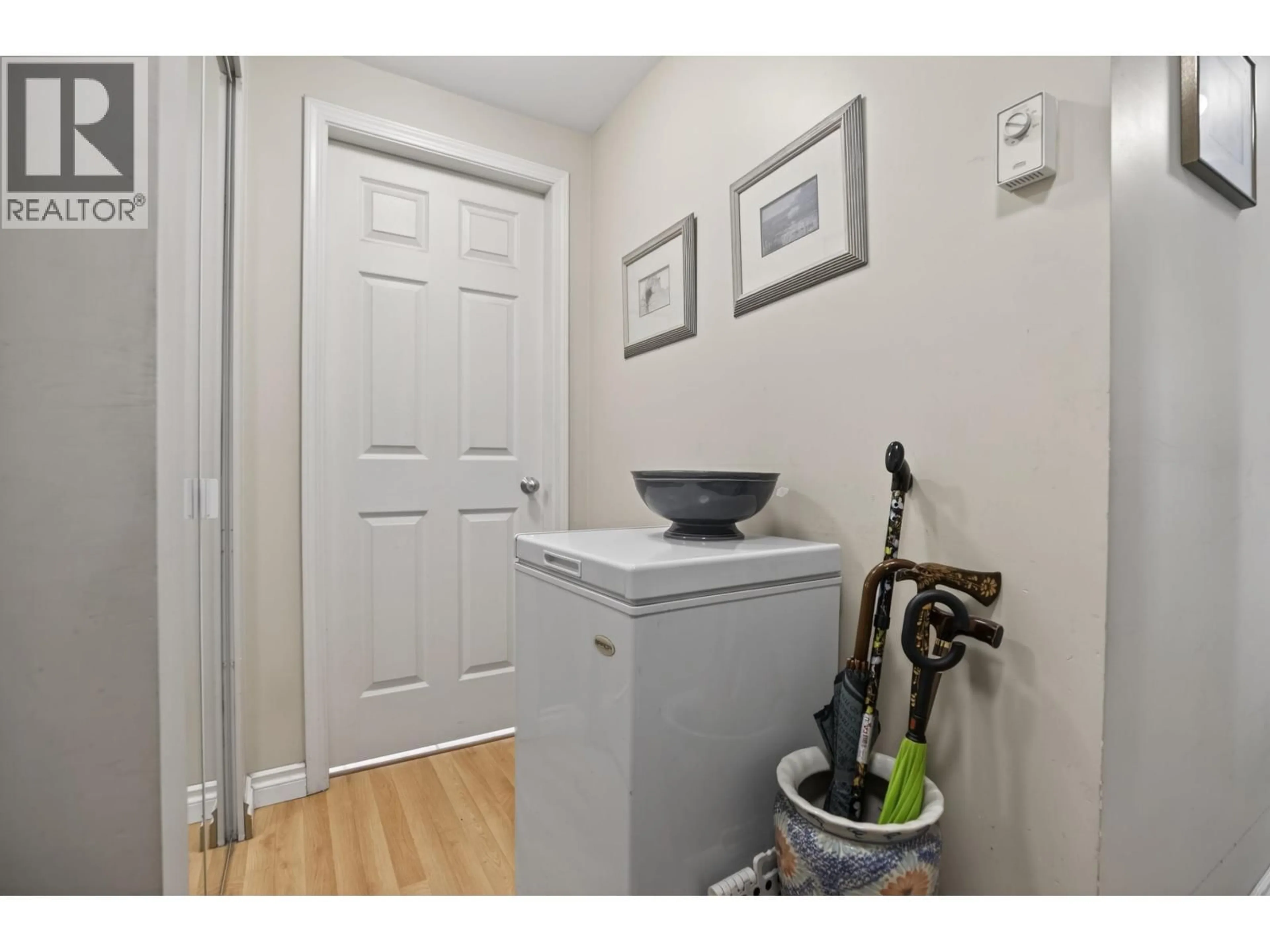 Indoor entryway for 805 - 720 CARNARVON STREET, New Westminster British Columbia V3M6S2