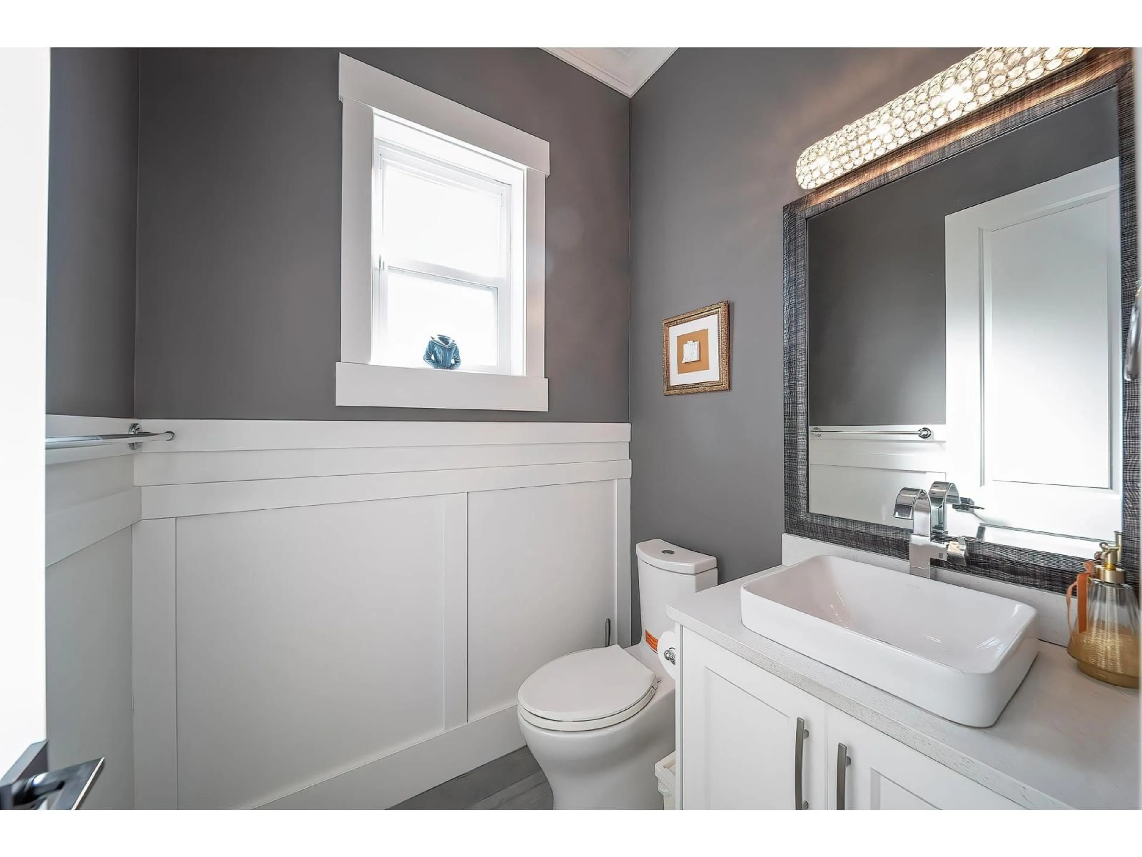 Standard bathroom, ceramic/tile floor for 19688 70A AVENUE, Langley British Columbia V2Y0N6