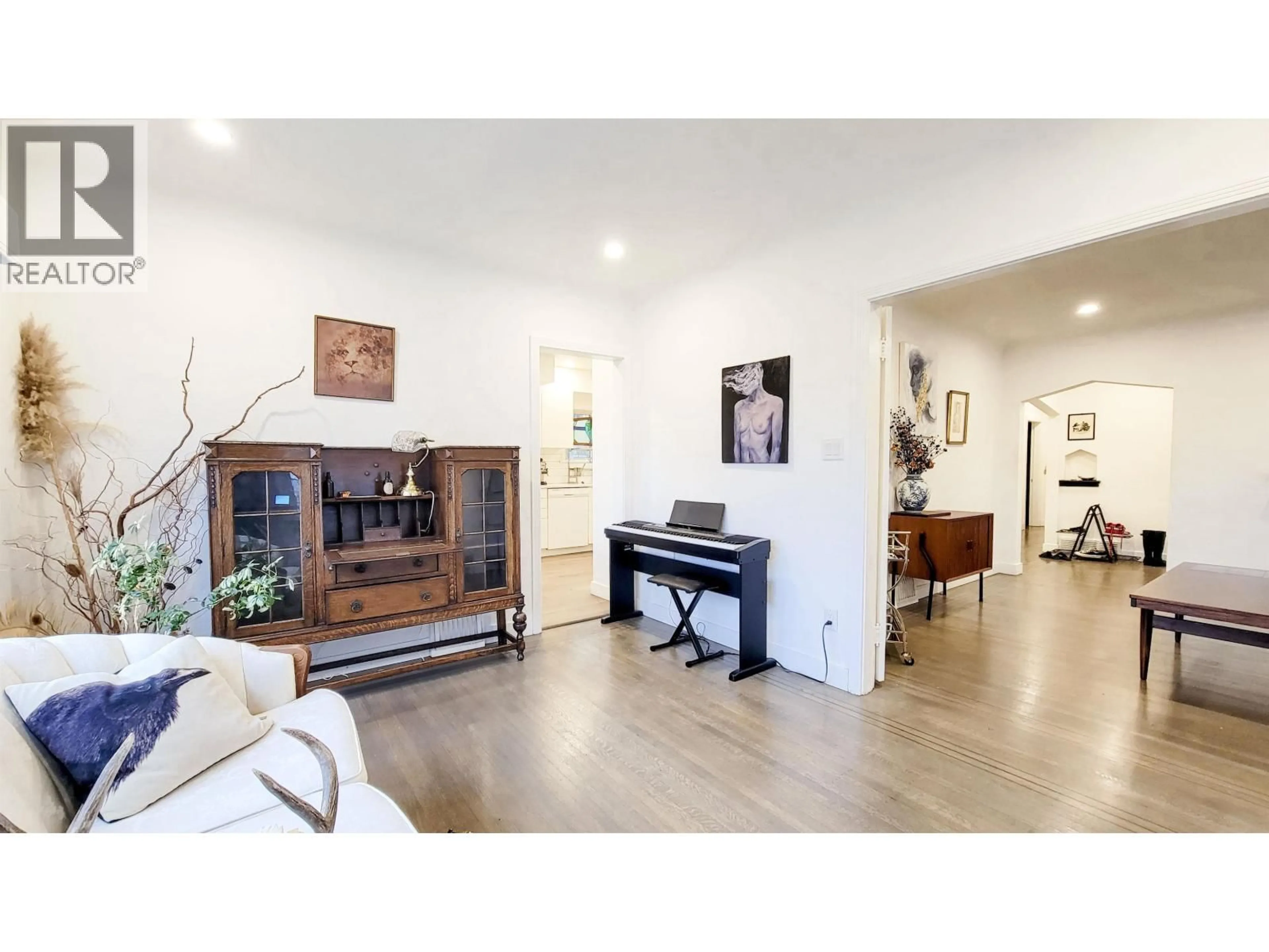 Unknown for 520 BOUNDARY ROAD, Burnaby British Columbia V5K3T3