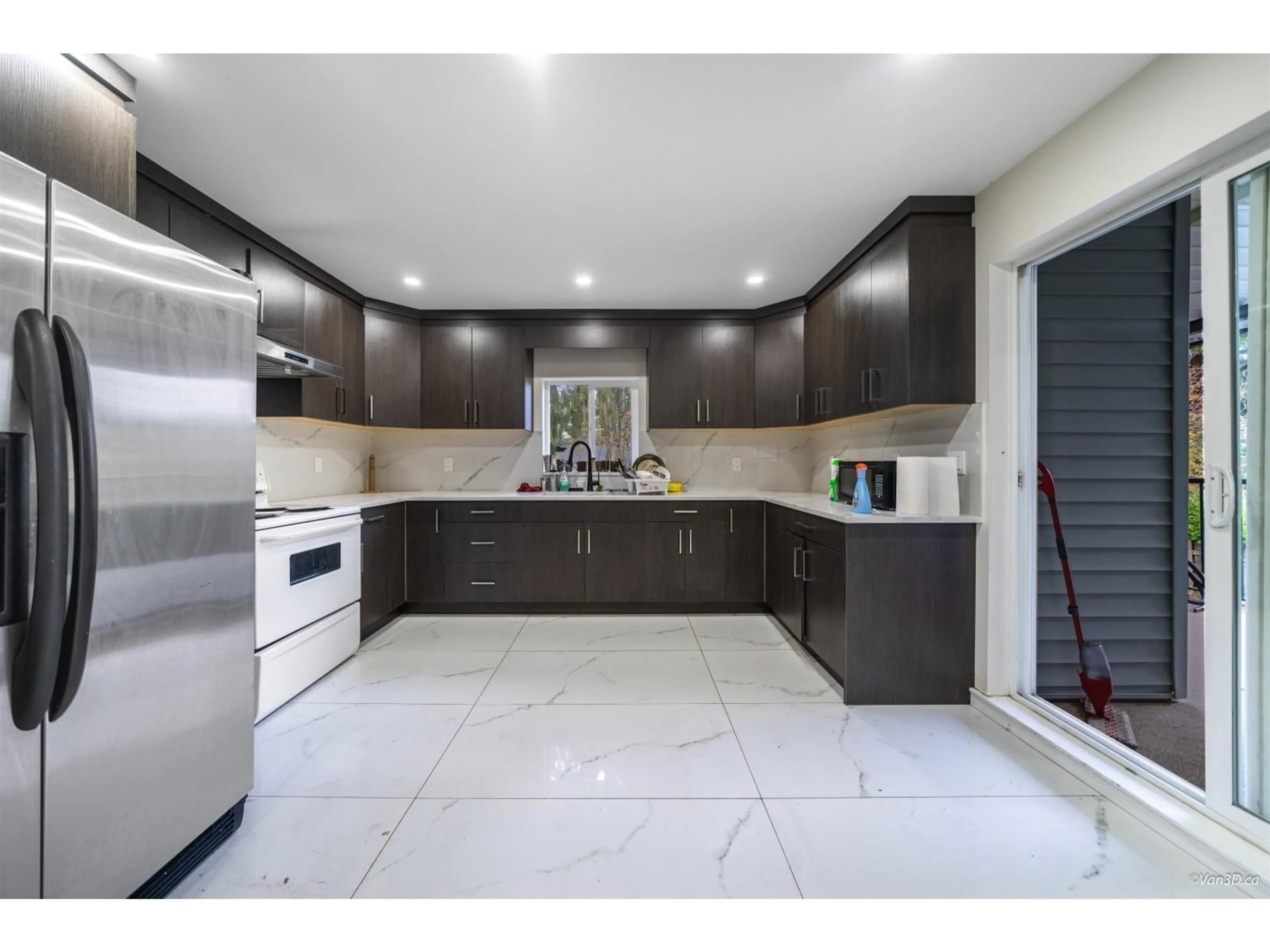 Unknown for 12965 98 AVENUE, Surrey British Columbia V3T1B3