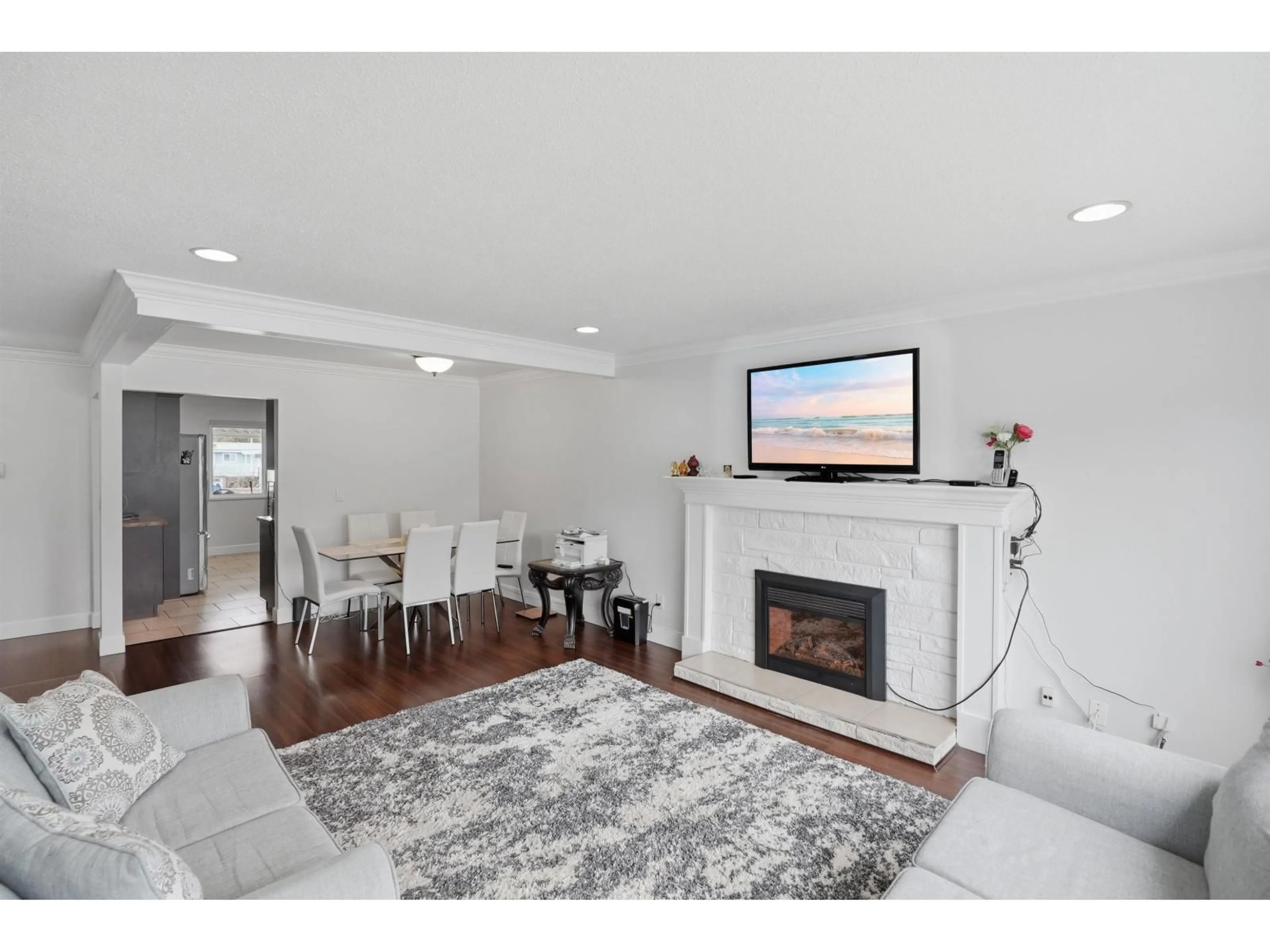 Living room with furniture, unknown for 8081 112 STREET, Delta British Columbia V4C4W4