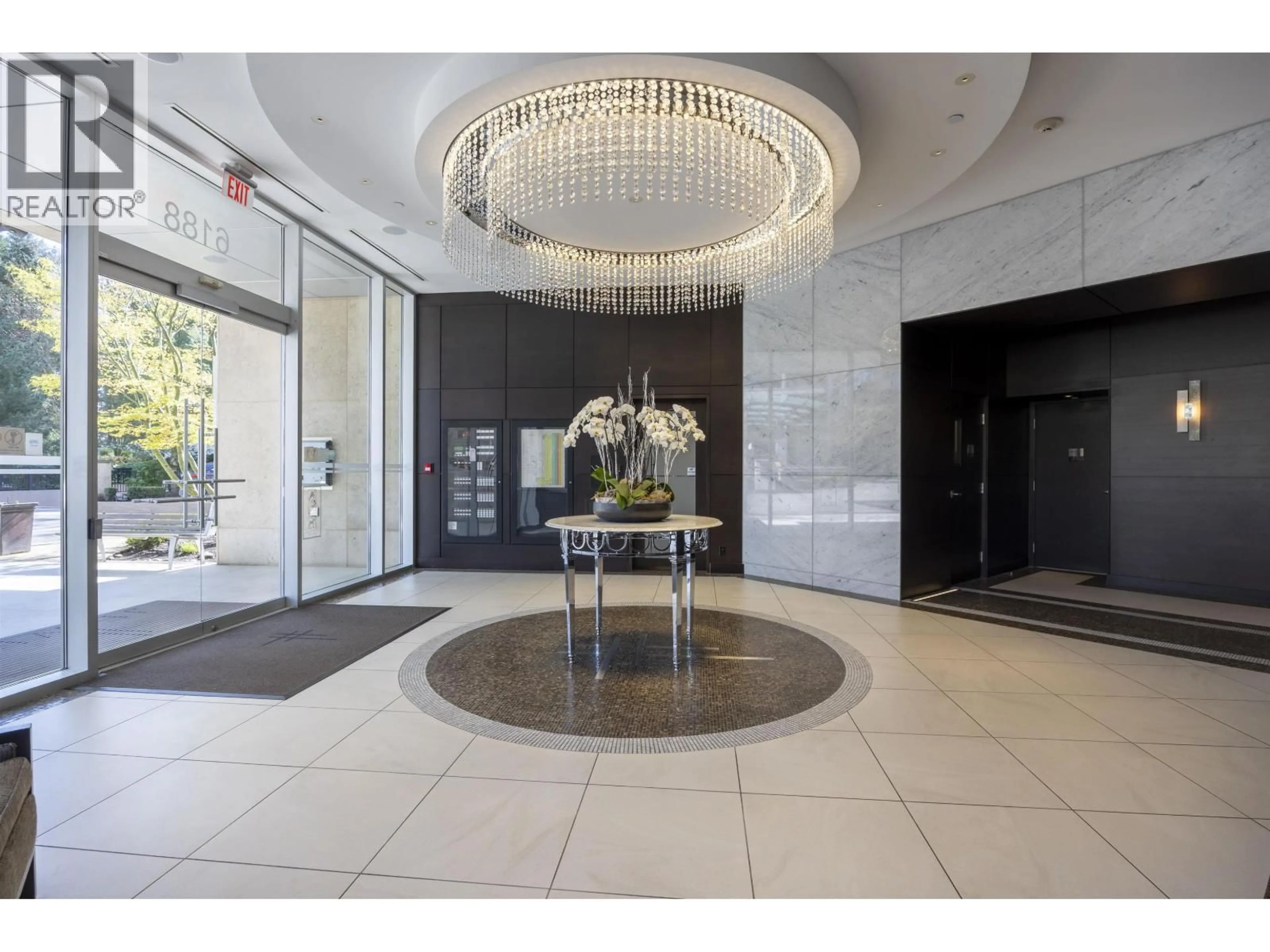 Indoor foyer for 1004 - 6188 WILSON AVENUE, Burnaby British Columbia V5H0A5