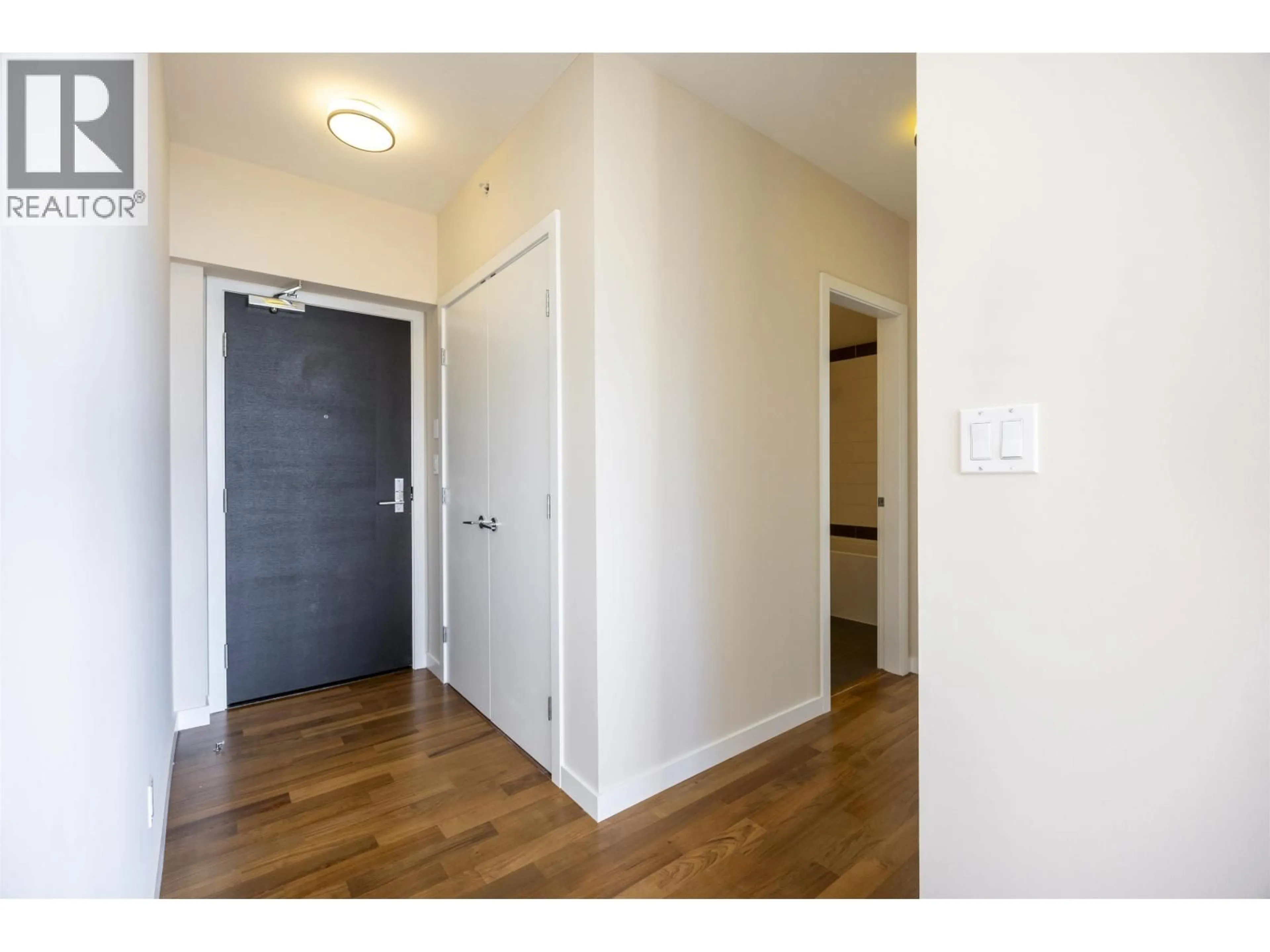 Indoor entryway for 1004 - 6188 WILSON AVENUE, Burnaby British Columbia V5H0A5