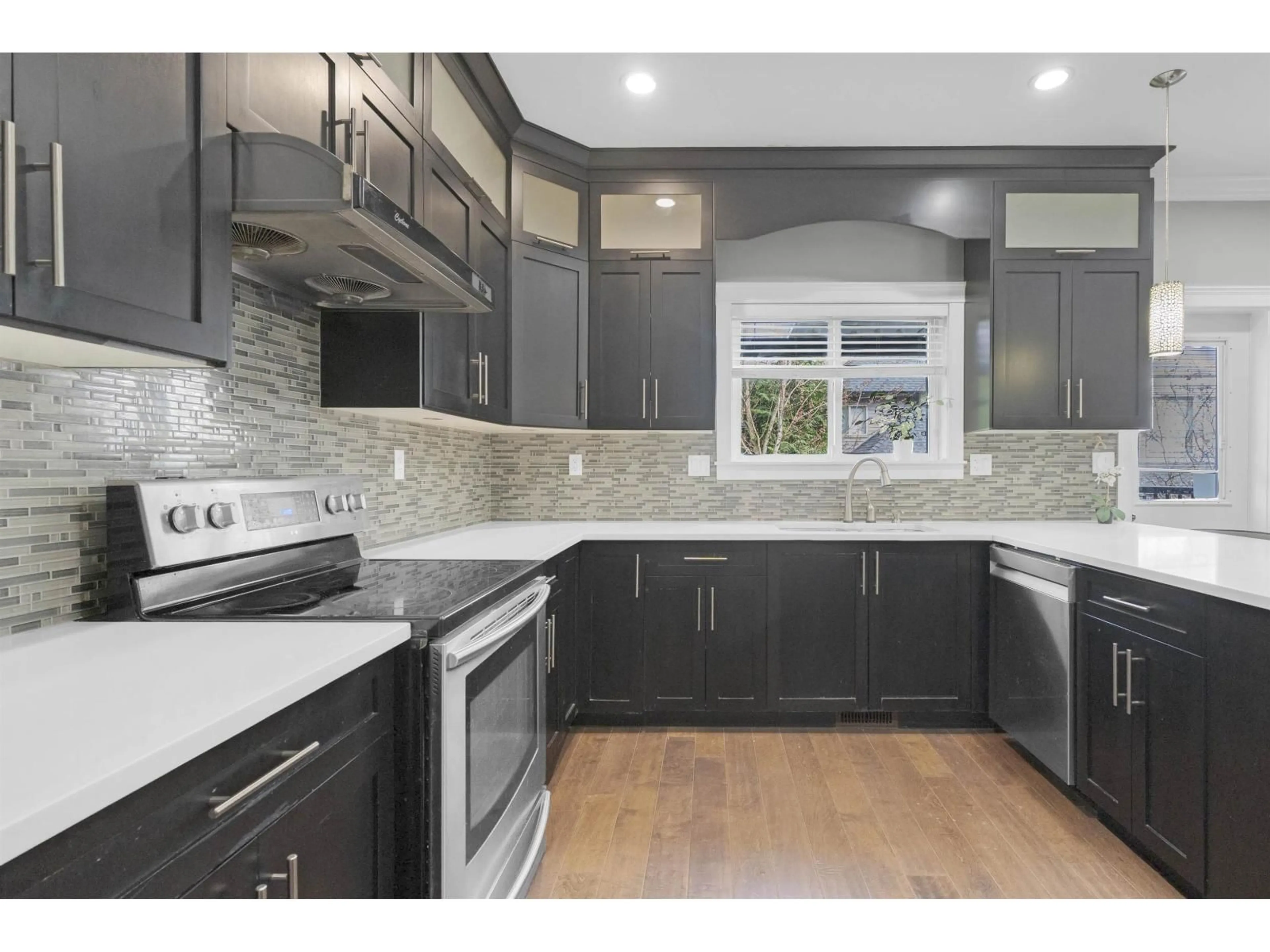 Open concept kitchen, ceramic/tile floor for 21033 80A AVENUE, Langley British Columbia V2Y0J4