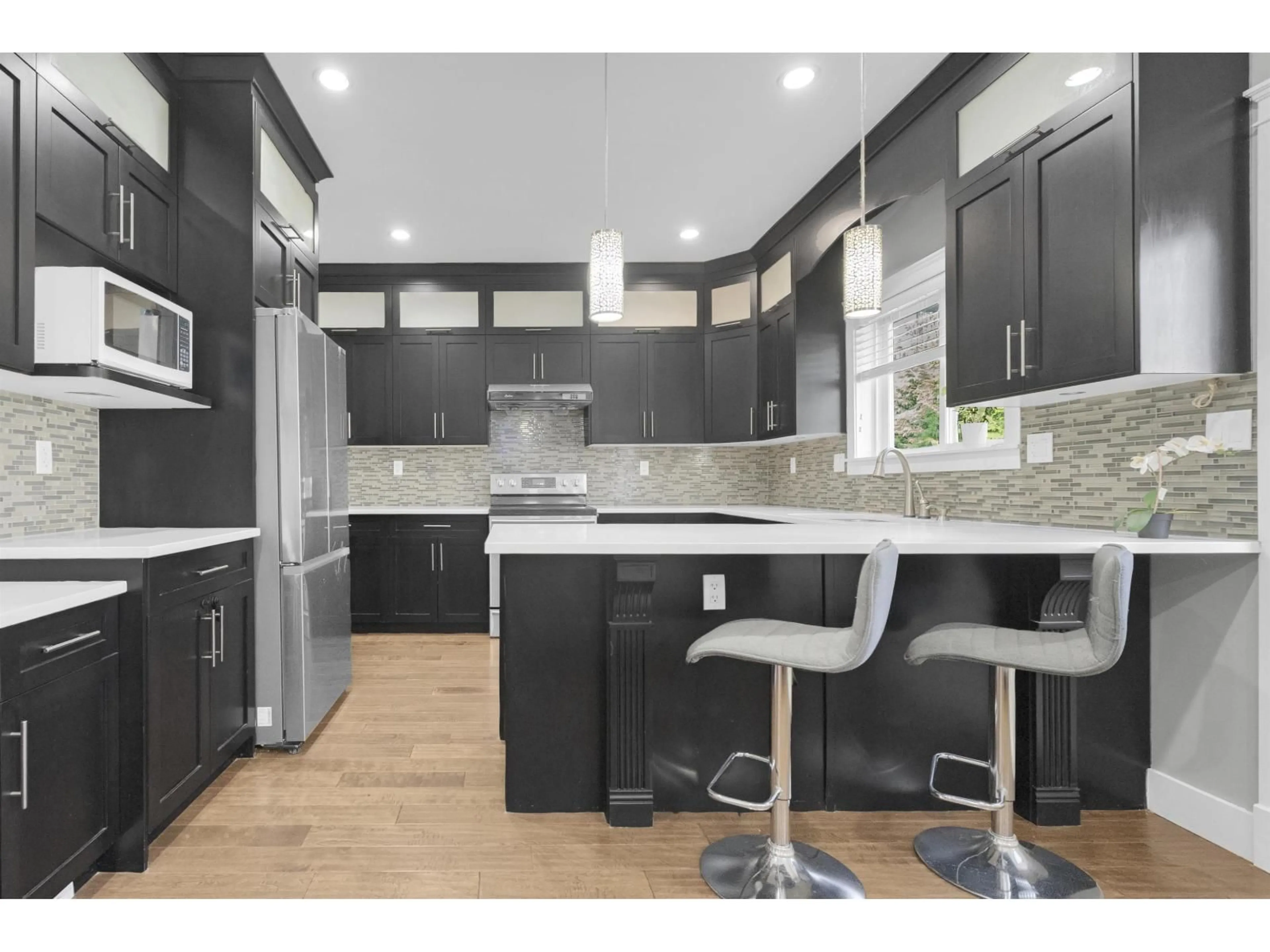 Contemporary kitchen, unknown for 21033 80A AVENUE, Langley British Columbia V2Y0J4