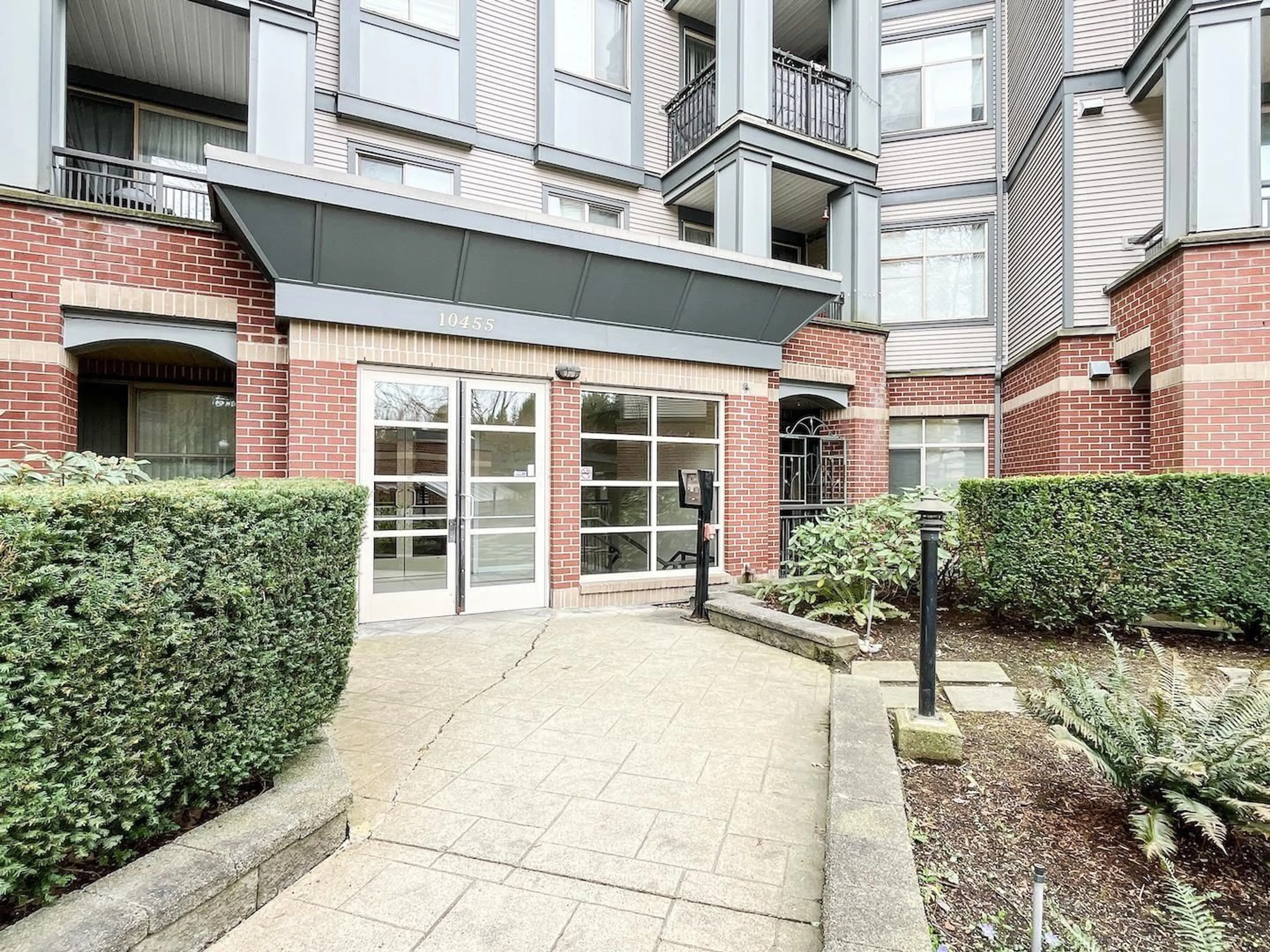 Unknown for 208 - 10455 UNIVERSITY DRIVE, Surrey British Columbia V3T0A5