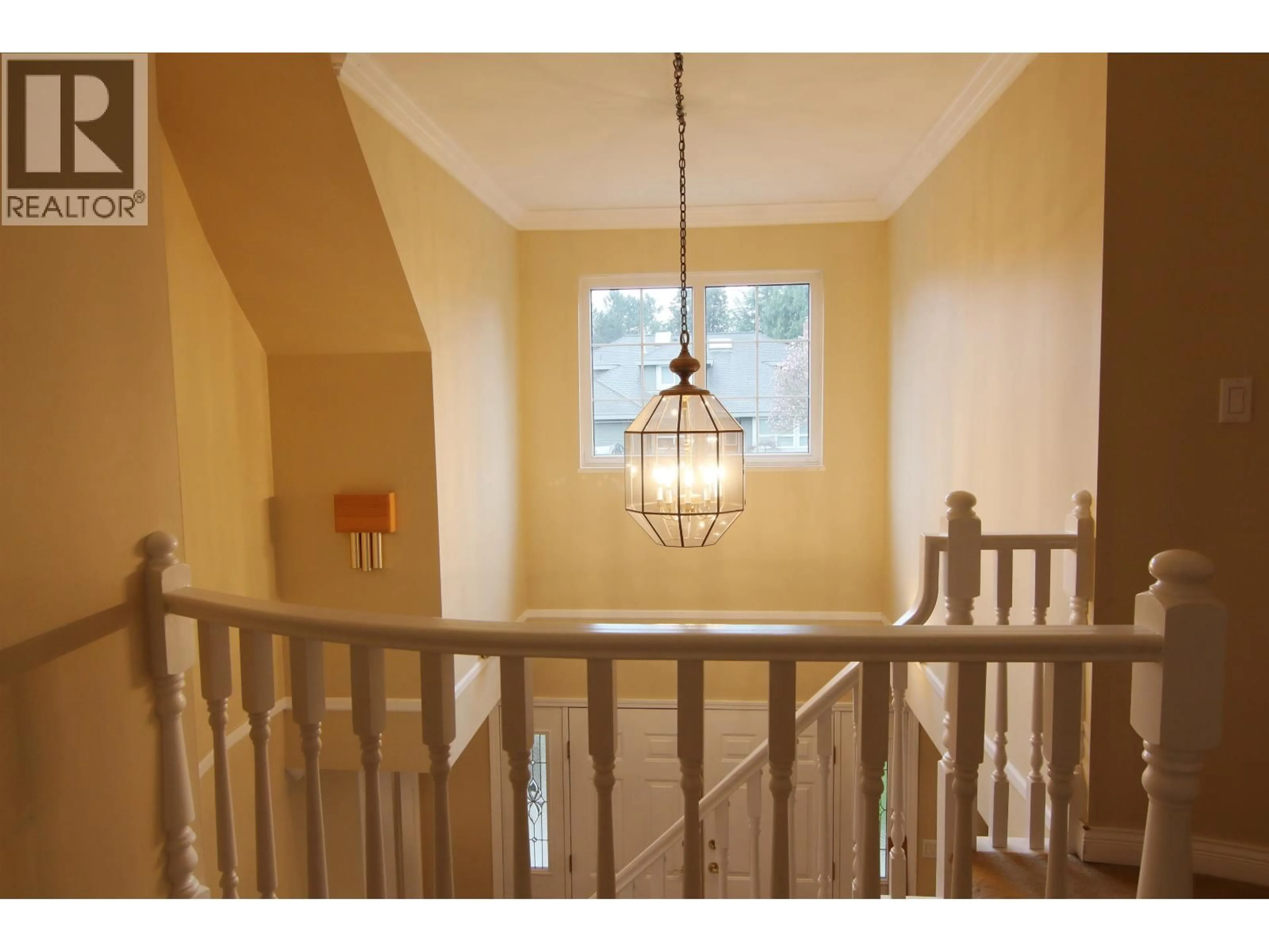 Indoor foyer for 5241 4A AVENUE, Tsawwassen British Columbia V4M1H4